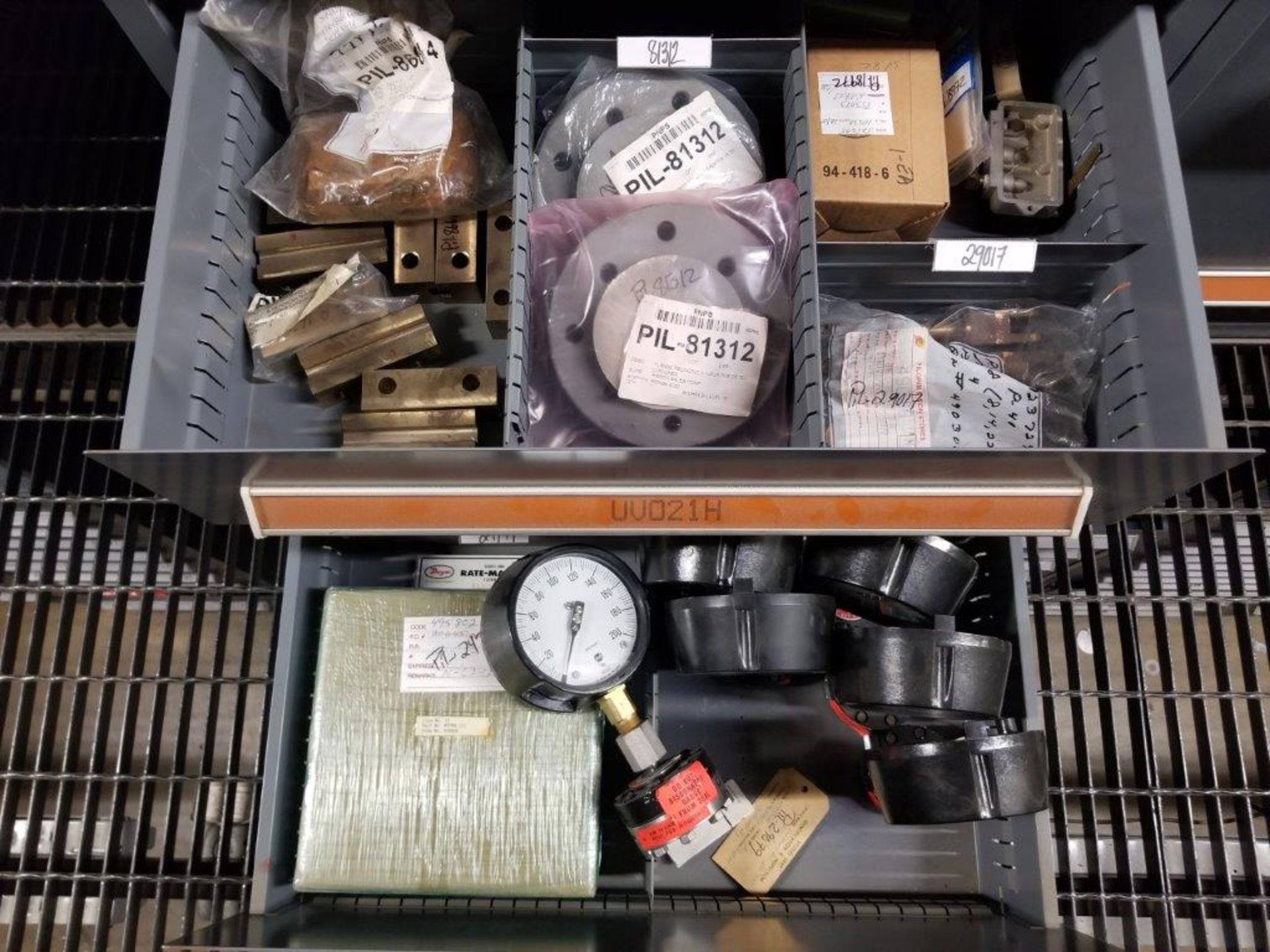 LOT - CONTENTS ONLY OF (17) VIDMAR CABINETS, CONSISTING OF ASSORTED HARDWARE, ELECTRICAL - Image 21 of 43