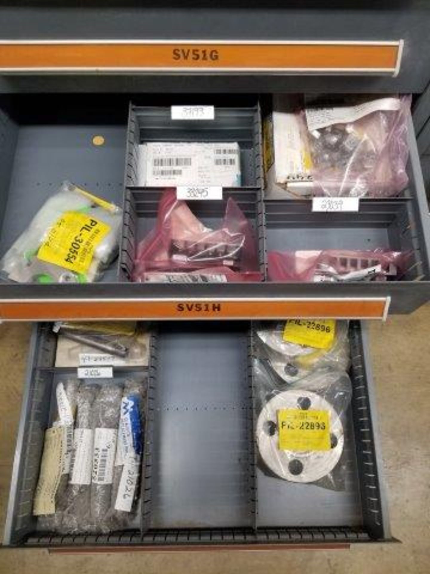 LOT - CONTENTS ONLY OF (10) VIDMAR CABINETS, CONSISTING OF ASSORTED HARDWARE, GASKETS, ELECTRICAL - Image 28 of 32