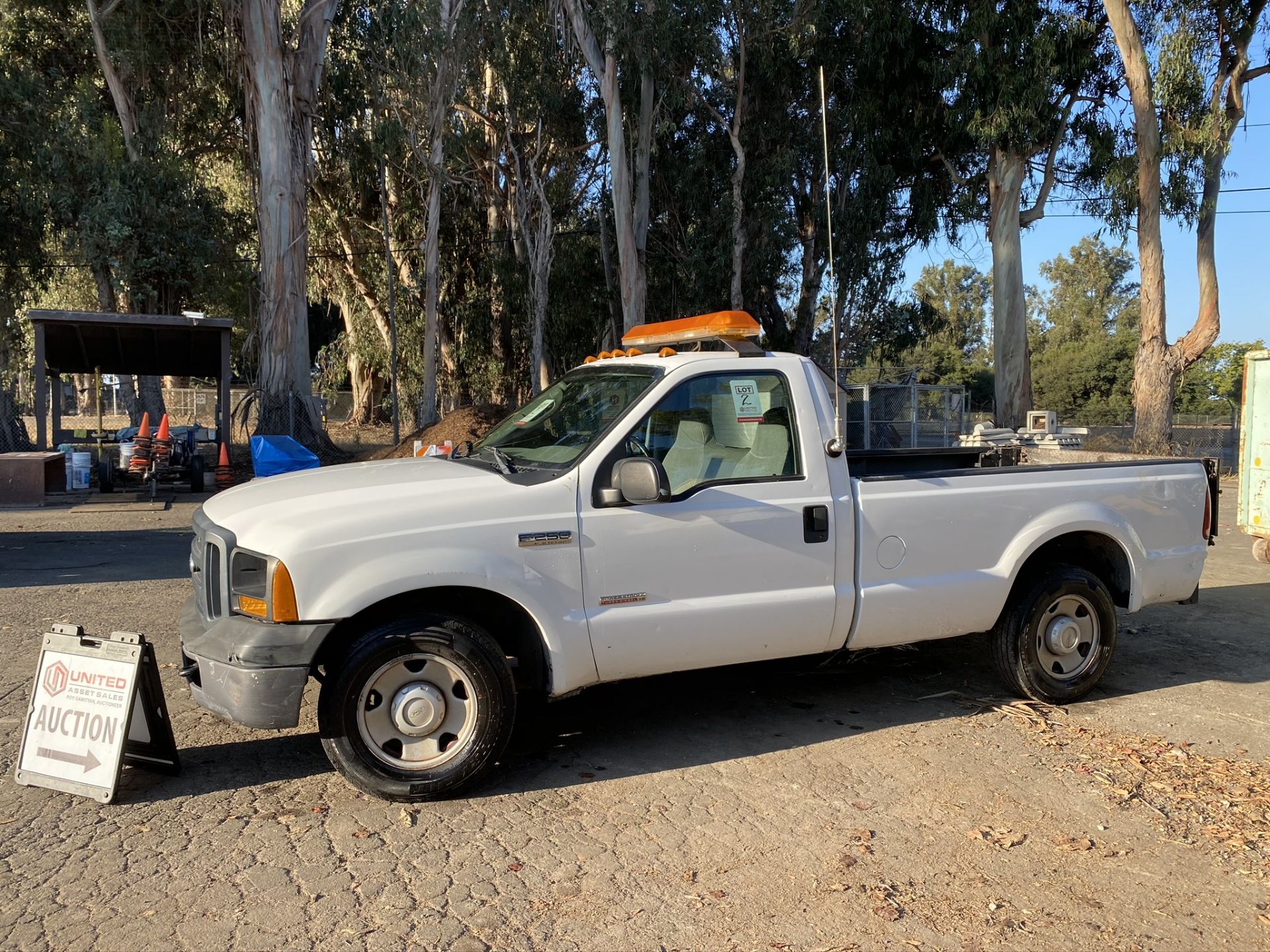 2007 FORD F-250, XL SUPER DUTY PICK UP TRUCK