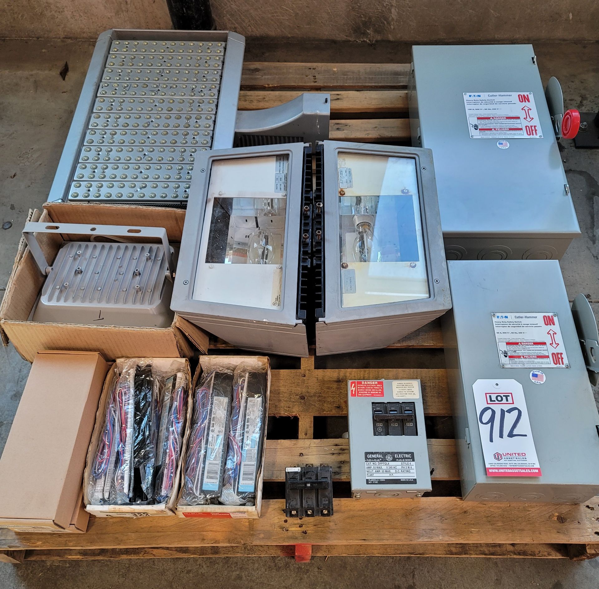 LOT - LED LIGHTS, WALL LIGHTS, BALLASTS, SAFETY SWITCHES