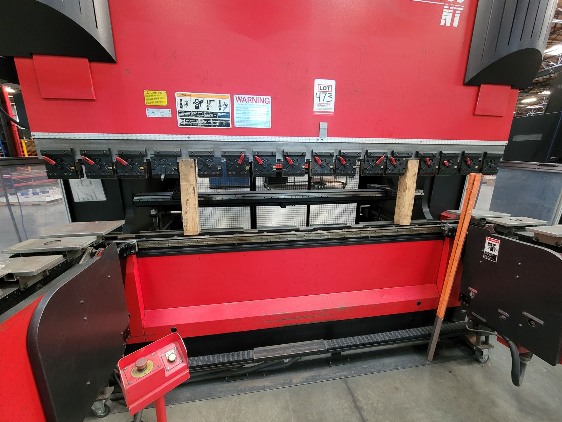 2010 AMADA HDS-1303NT 143 TON X 3 METER SERVO HYDRAULIC CNC PRESS BRAKE, 127" MAX BEND LENGTH, - Image 6 of 13