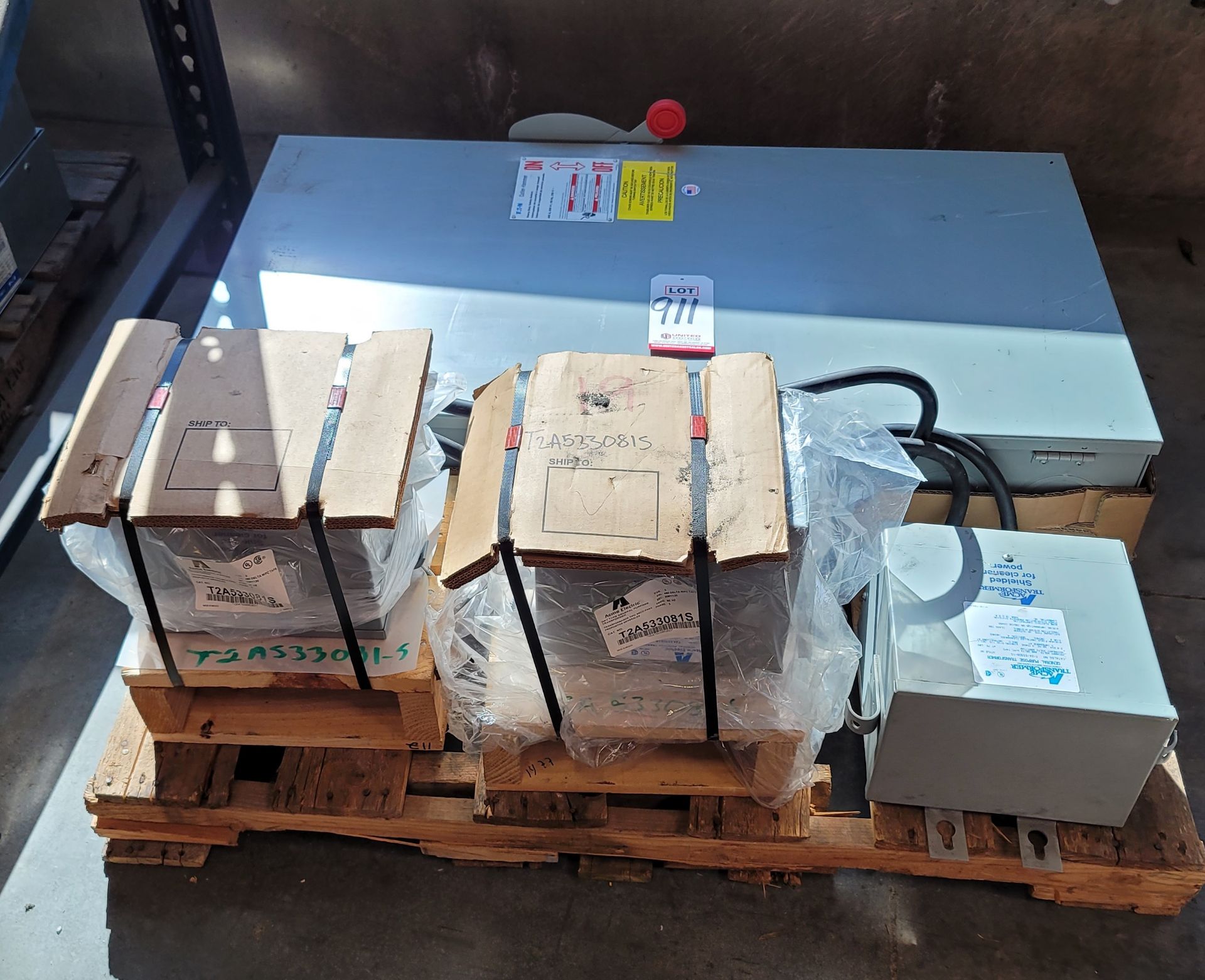 LOT - (3) ACME ELECTRIC T2A533081S DRY TYPE TRANSFORMERS, 3 KVA AND (1) 400A/600V SAFETY SWITCH
