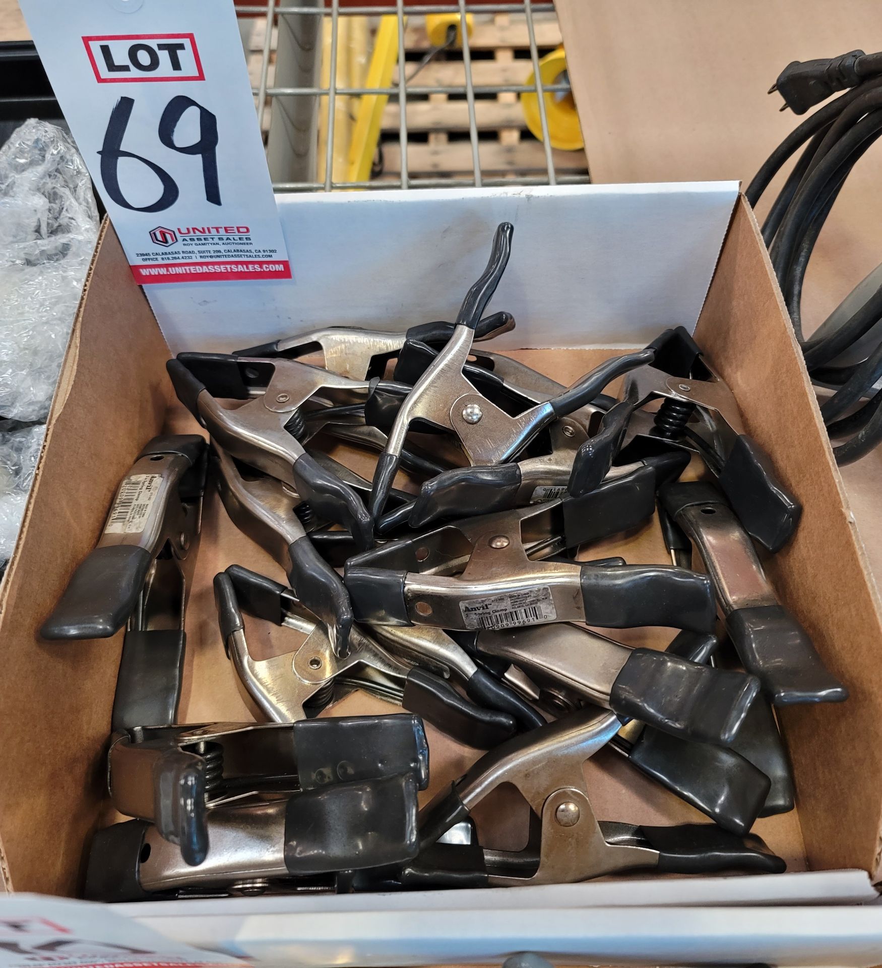 LOT - ASSORTED SPRING CLAMPS