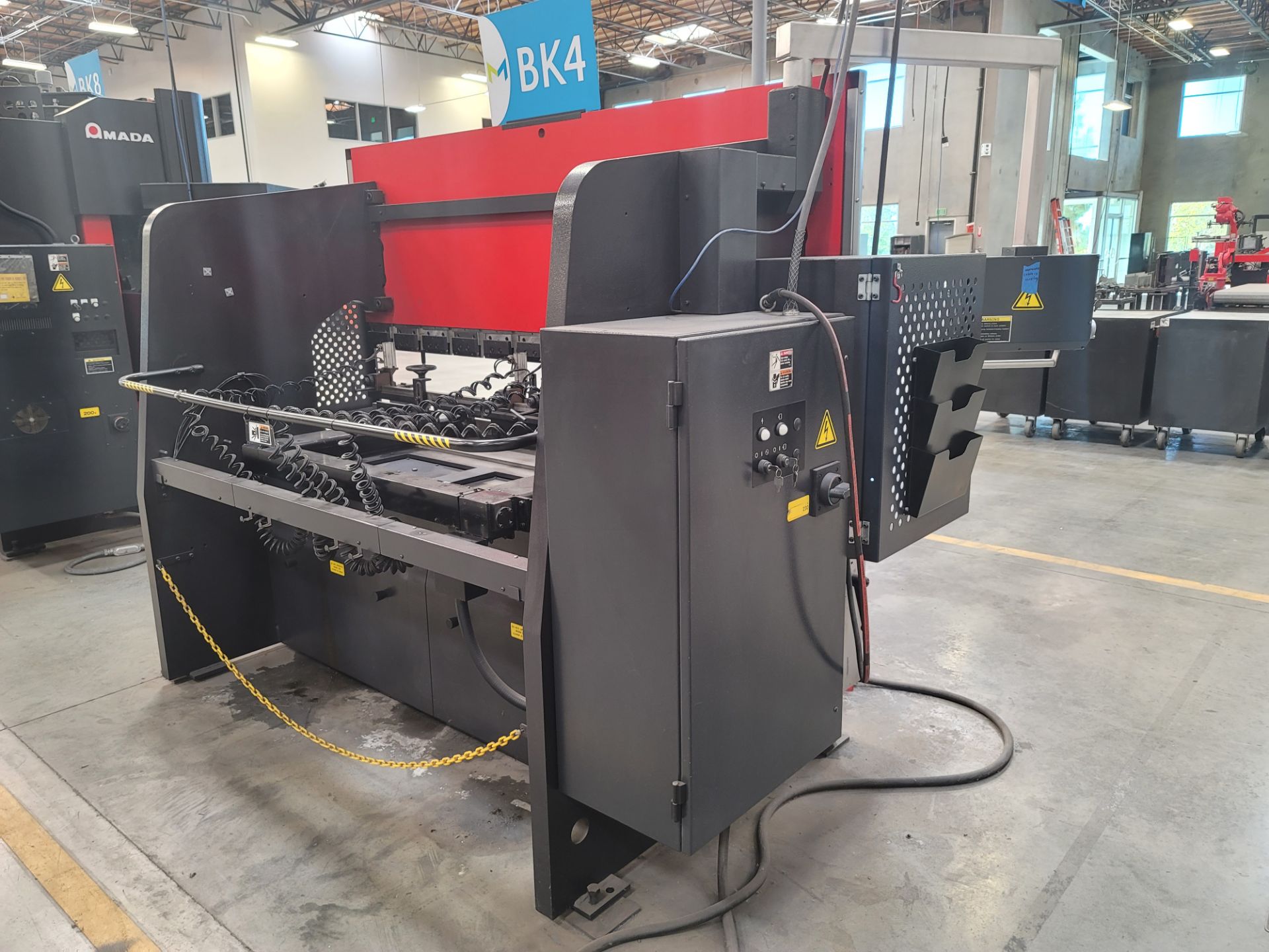 2010 AMADA RG-M28024 88 TON X 2.4 METER CNC PRESS BRAKE, 94.5" MAX BENDING LENGTH, 80.7" DISTANCE - Image 6 of 12