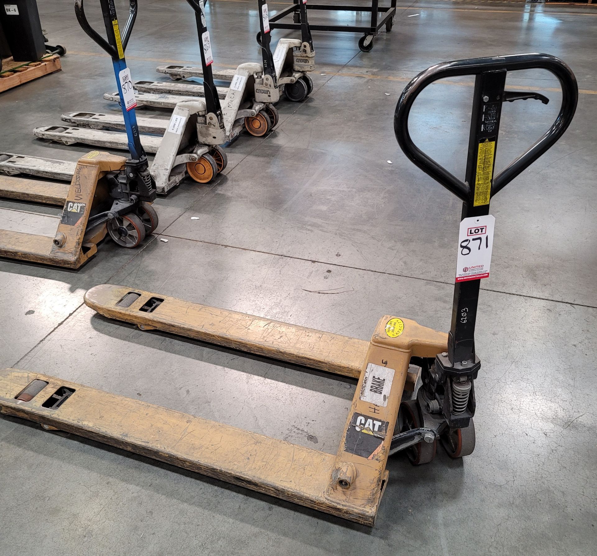 CATERPILLAR PALLET JACK, 5,500 LB CAPACITY