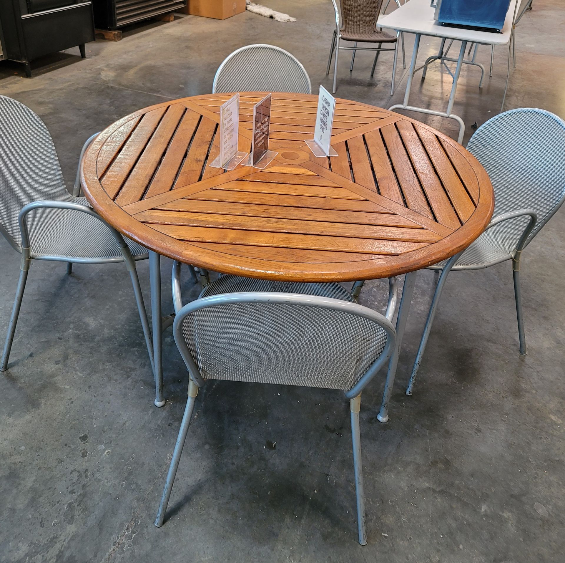 LOT - (2) 4' ROUND PATIO LUNCH TABLES, W/ CHAIRS - Image 2 of 2