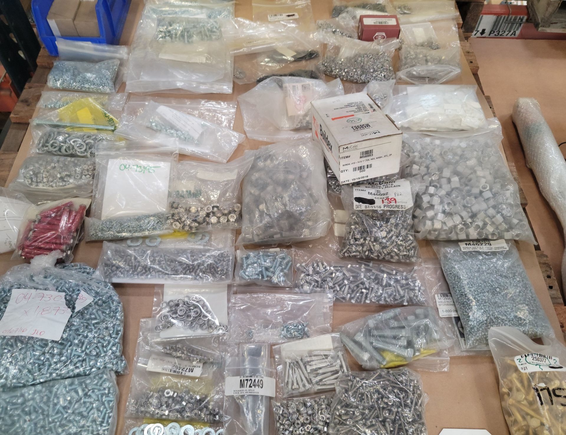 LOT - PALLET OF MISC FASTENERS