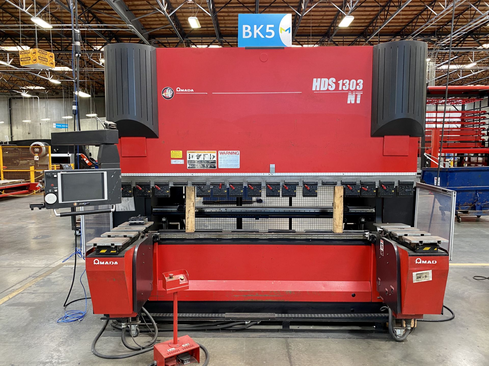 2010 AMADA HDS-1303NT 143 TON X 3 METER SERVO HYDRAULIC CNC PRESS BRAKE, 127" MAX BEND LENGTH, - Image 2 of 13