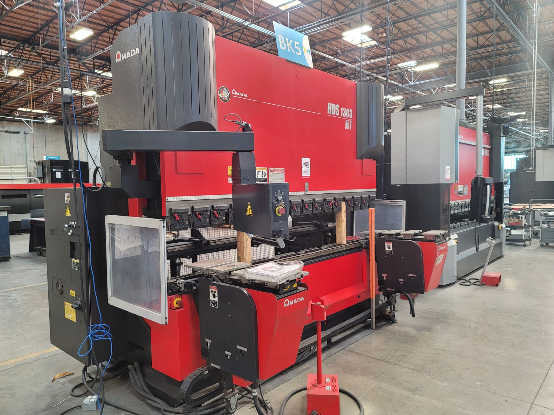 2010 AMADA HDS-1303NT 143 TON X 3 METER SERVO HYDRAULIC CNC PRESS BRAKE, 127" MAX BEND LENGTH, - Image 4 of 13