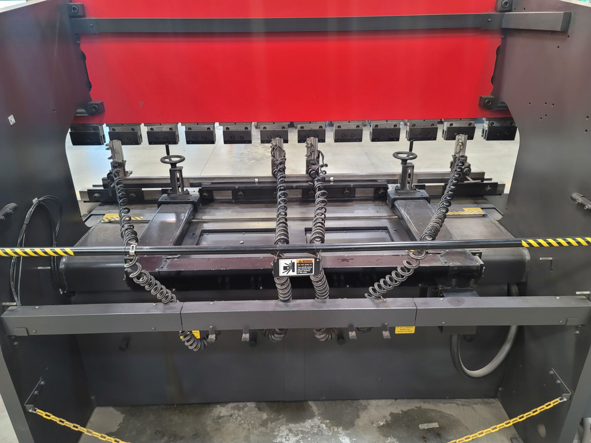 2010 AMADA RG-M28024 88 TON X 2.4 METER CNC PRESS BRAKE, 94.5" MAX BENDING LENGTH, 80.7" DISTANCE - Image 7 of 12