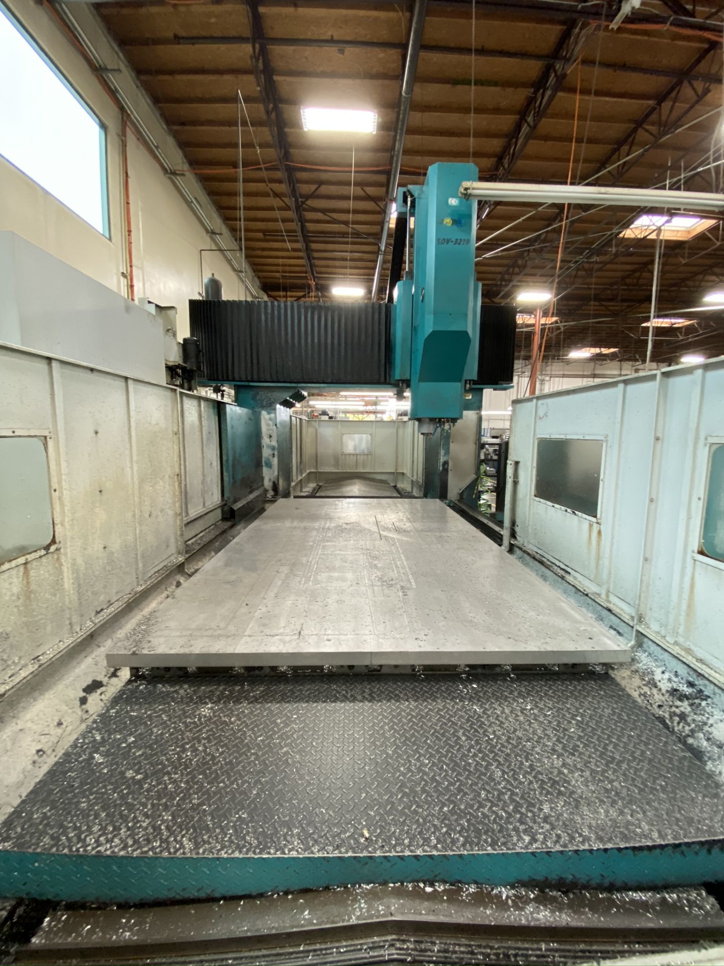 2005 SIGMA CNC DOUBLE COLUMN MACHINING CENTER, MODEL SDV-3219, FANUC 18IMB CNC CONTROL - Image 8 of 31