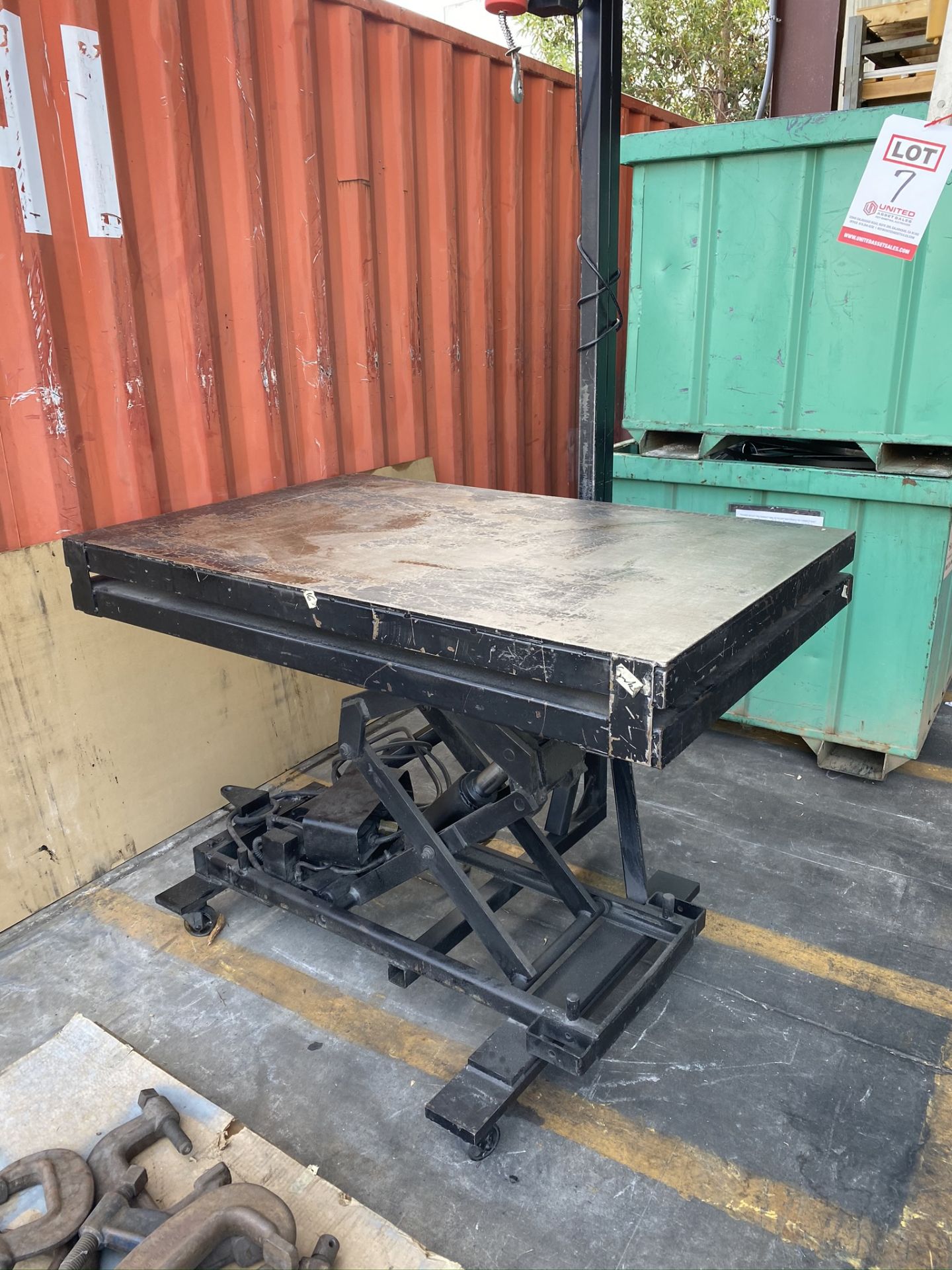 LIFT TABLE, 36" X 54", 42.5" HIGH, PITTSBURGH 444 LB ELECTRIC HOIST - Image 2 of 3