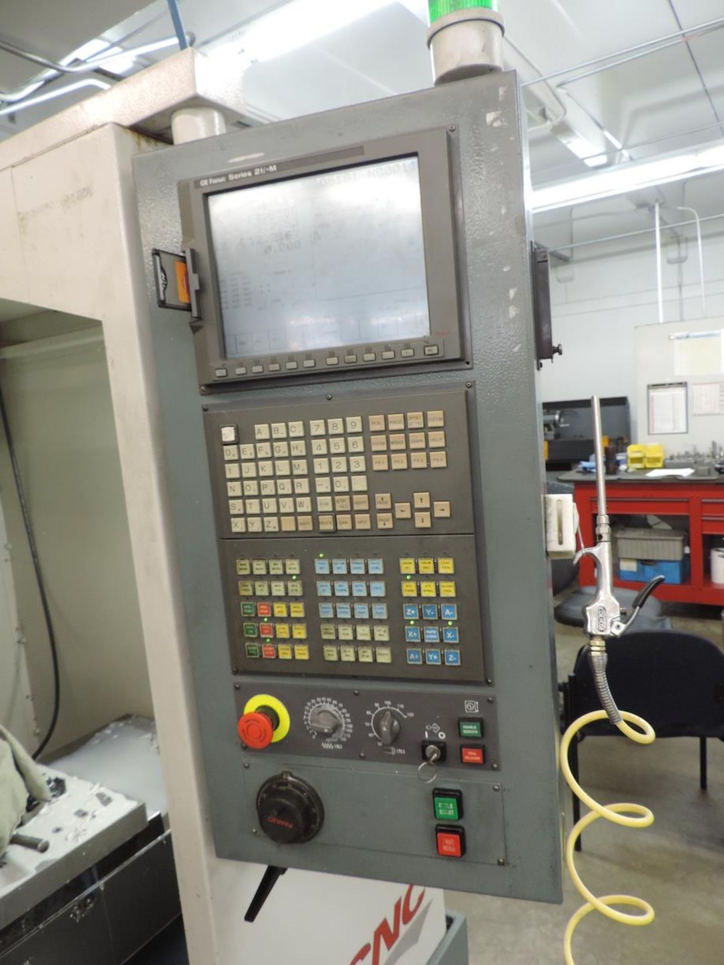 CINCINNATI VCNC 500 VMC, F00-K10010 GE FANUC 21 I-MB CONTROL, XYZ TRAVELS: 20" X 20" X 20" , 27" X - Image 2 of 13