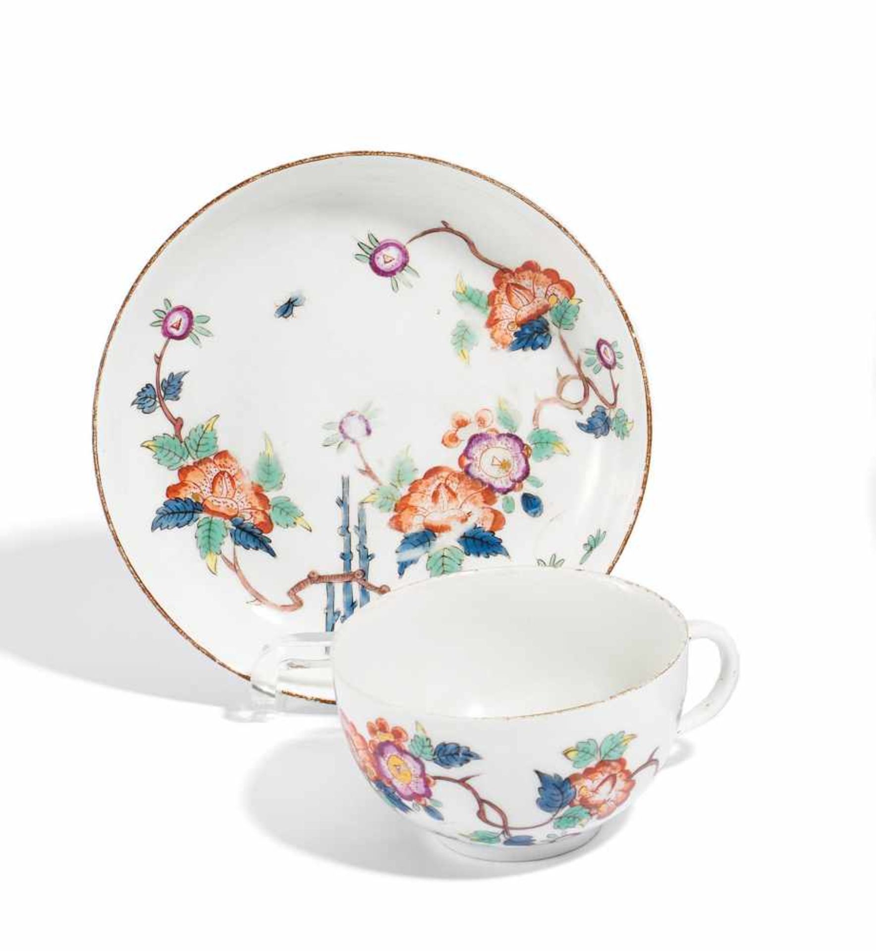 PORCELAIN CUP AND SAUCER WITH KAKIEMON DECOR.