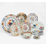 TEN EXPORT PORCELAIN PIECES WITH FLORAL DECOR.