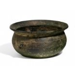 LARGE AND RARE BRONZE BASIN. Origin: China. Dynasty: Western Han dynasty (206 BC - 6 AD). Technique: