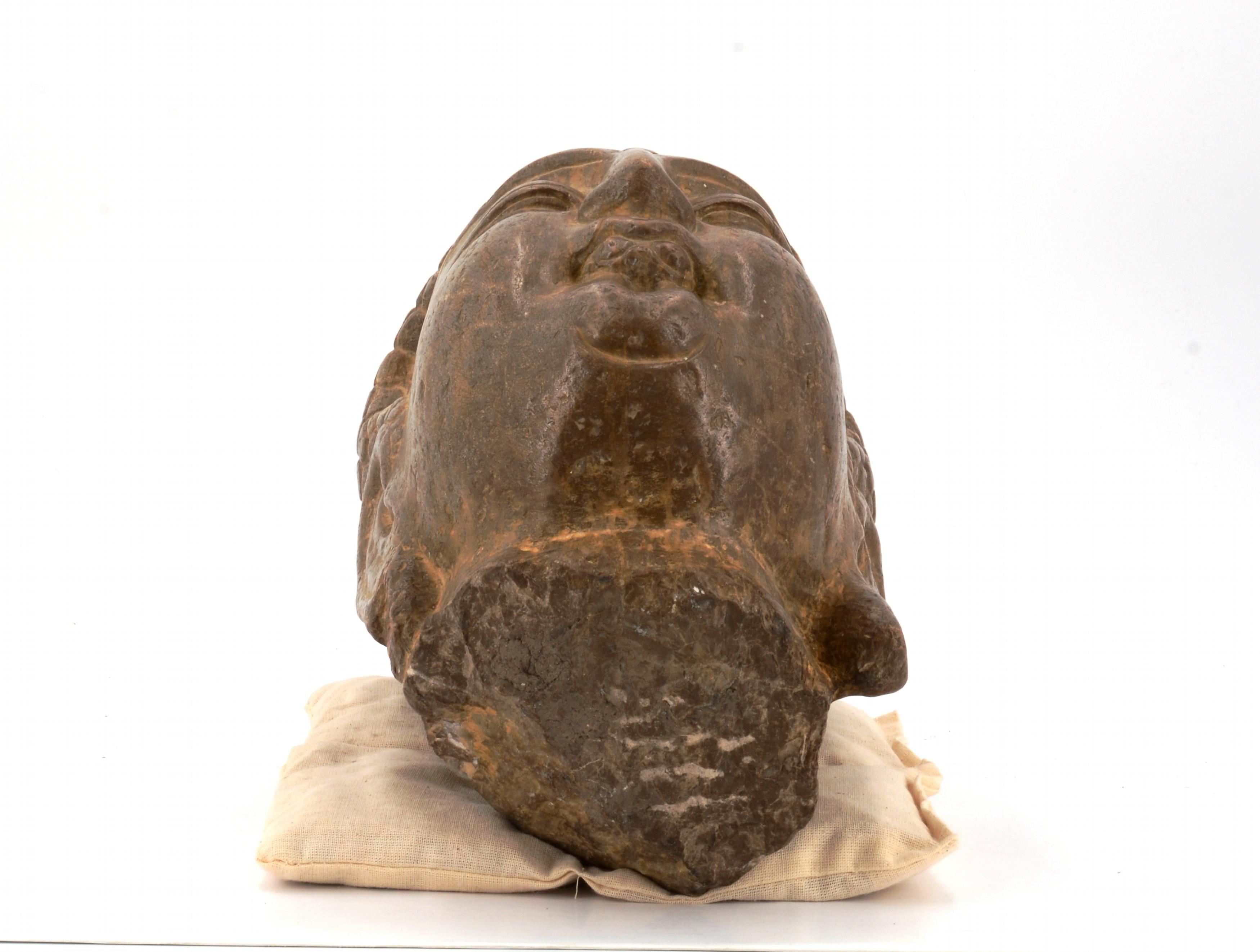 IMPORTANT LARGE HEAD OF A BUDDHA. Origin: China. Dynasty: Northern Qi/early Sui dynasty. Date: 6th - Image 6 of 6