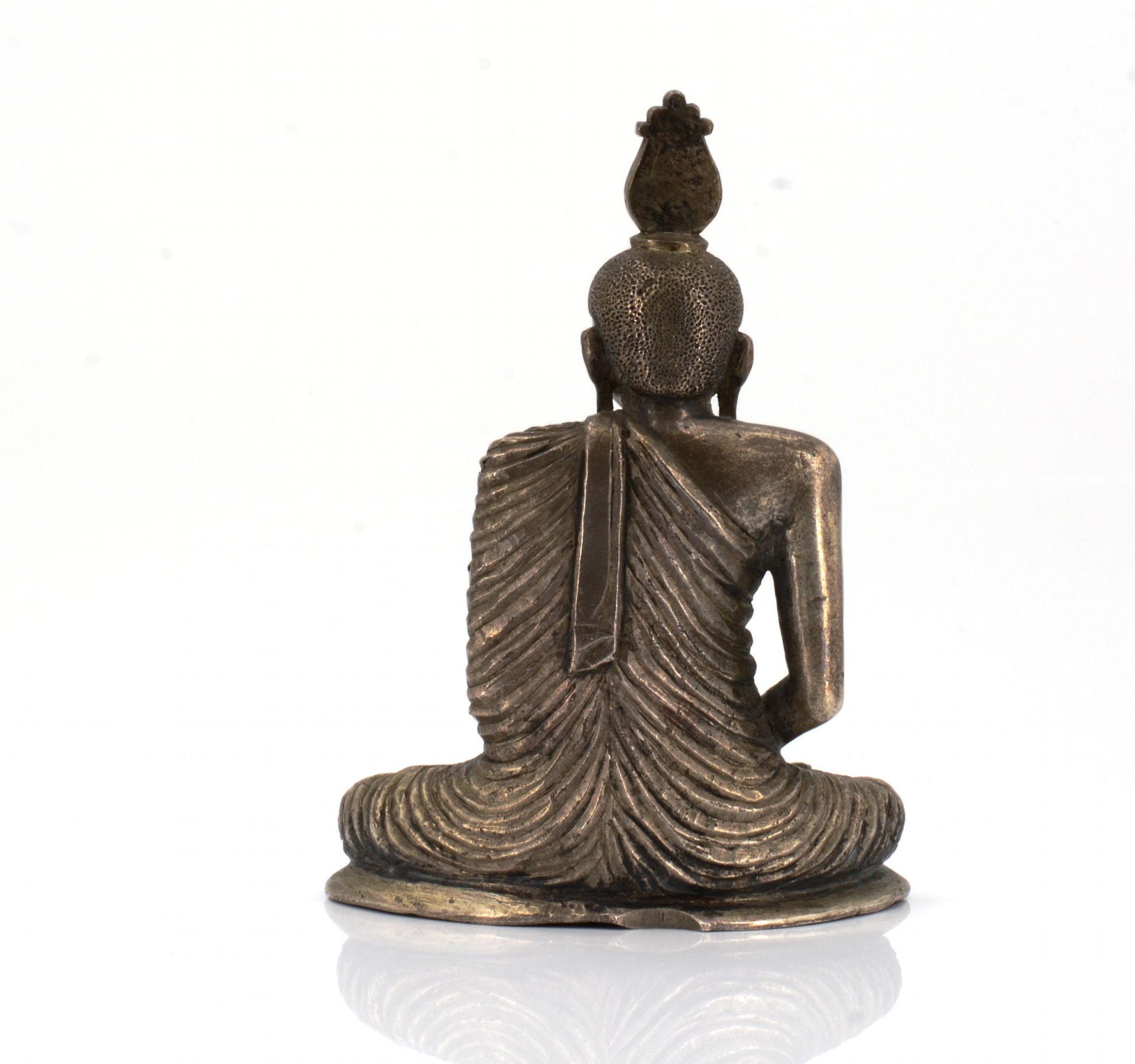 BUDDHA SAMADHI. Origin: Sri Lanka/Ceylon. Date: 19th c. Technique: Silver. Thick-walled cast with - Bild 4 aus 6