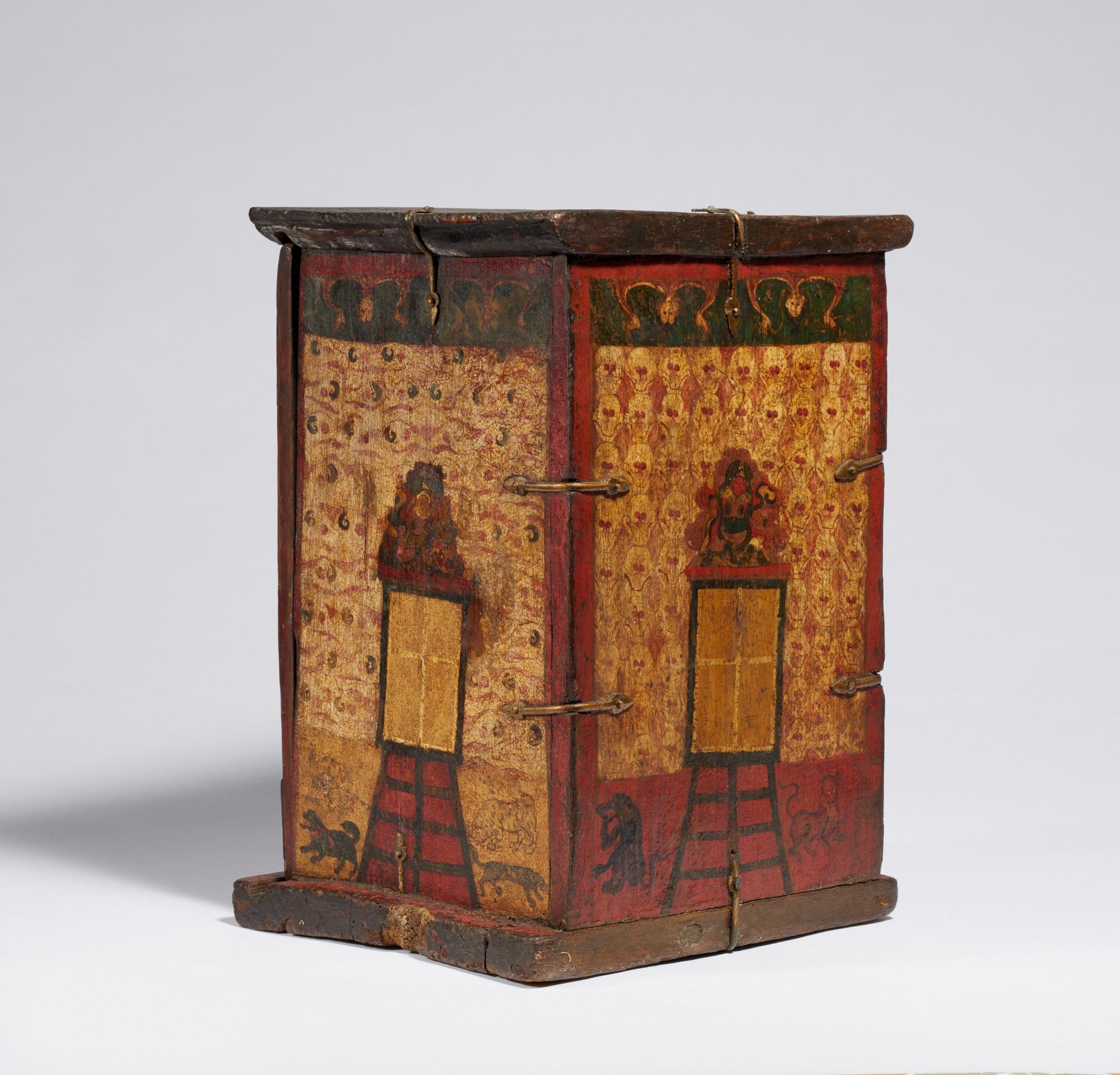 VERY RARE TANTRIC STORAGE CONTAINER - TORMA KANG. Origin: Tibet. Date: 17th/18th c. Technique: - Bild 2 aus 12