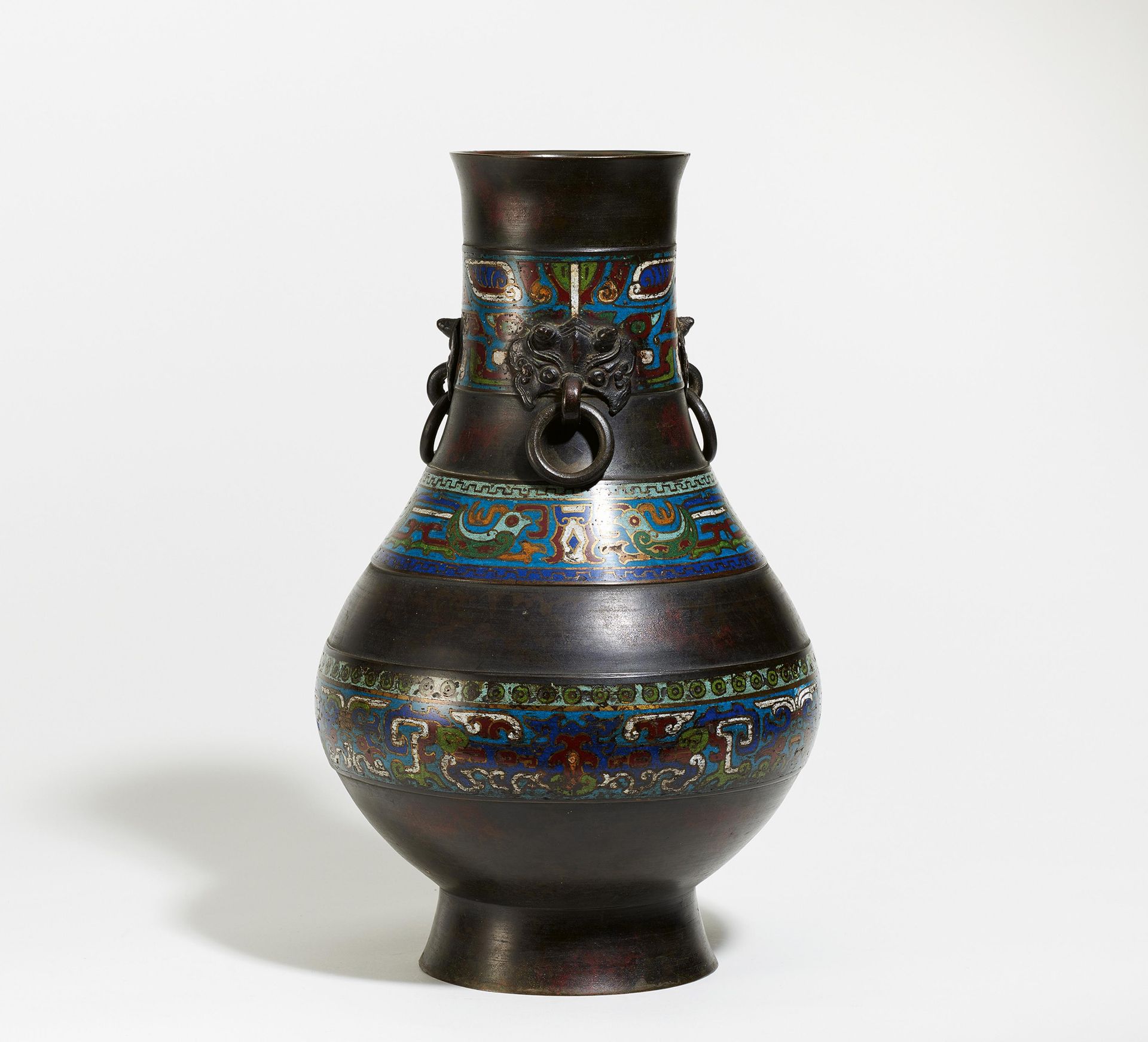 HU-SHAPED VASE WITH THREE RING HANDLES. Origin: Japan. Dynasty: Meiji period (1868-1912). Technique: