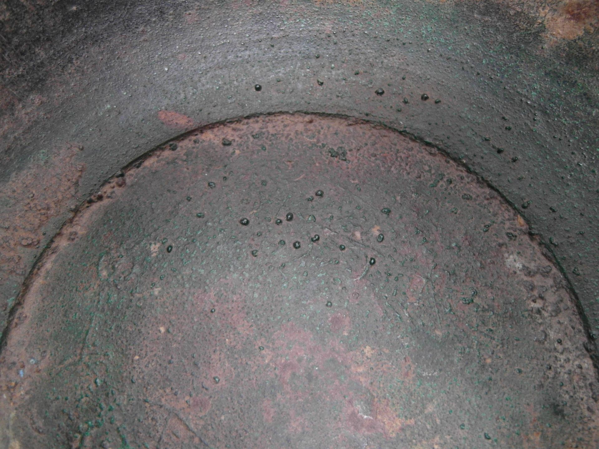 LARGE AND RARE BRONZE BASIN. Origin: China. Dynasty: Western Han dynasty (206 BC - 6 AD). Technique: - Bild 10 aus 22