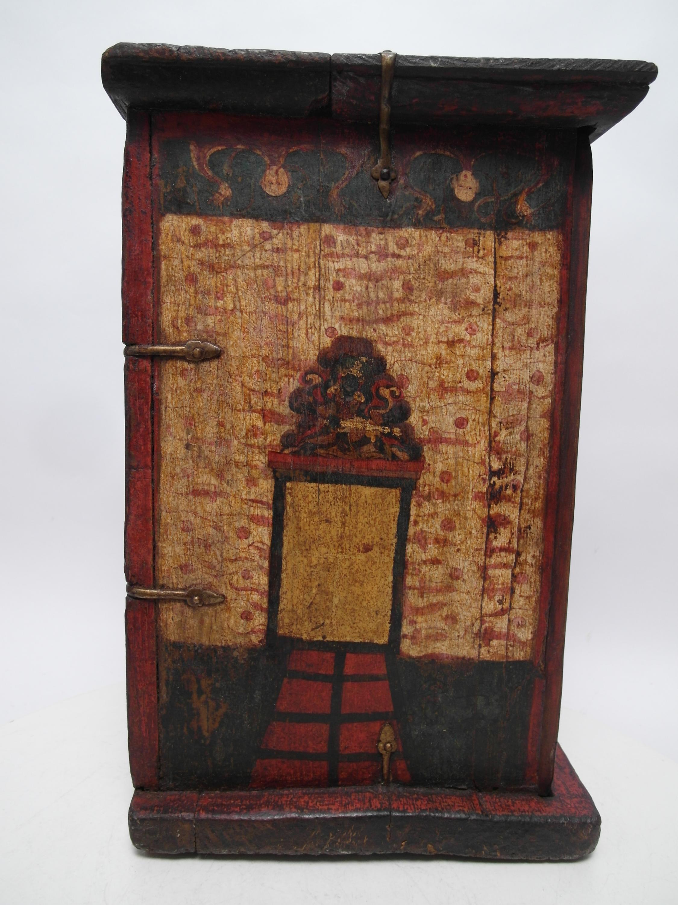 VERY RARE TANTRIC STORAGE CONTAINER - TORMA KANG. Origin: Tibet. Date: 17th/18th c. Technique: - Image 11 of 12