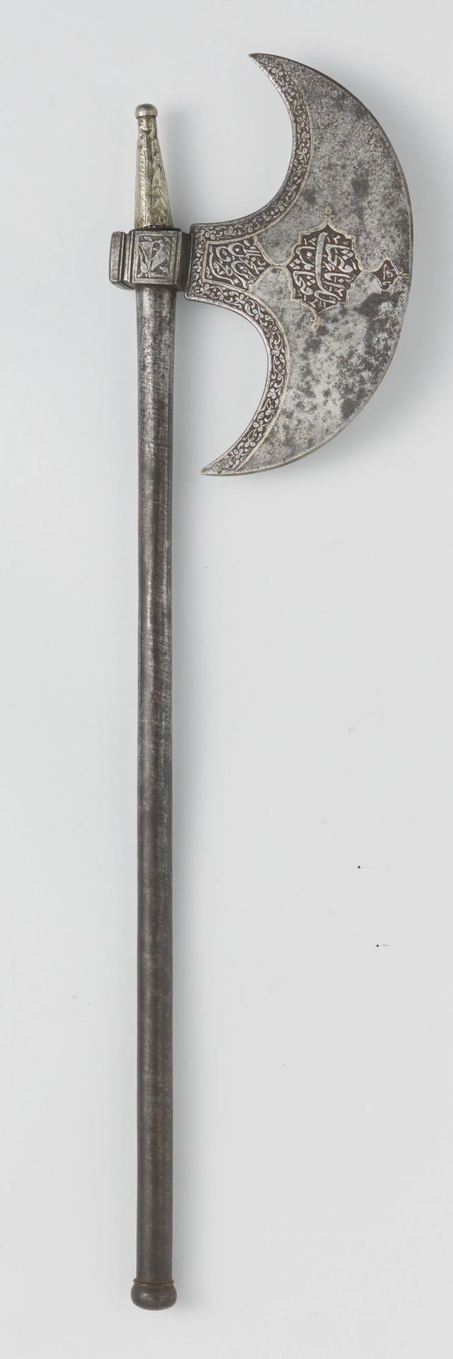 CEREMONIAL BATTLE AXE TABARZIN. Origin: Persia/Iran. Dynasty: Safawid dynasty (1501-1722). Date: - Bild 2 aus 2