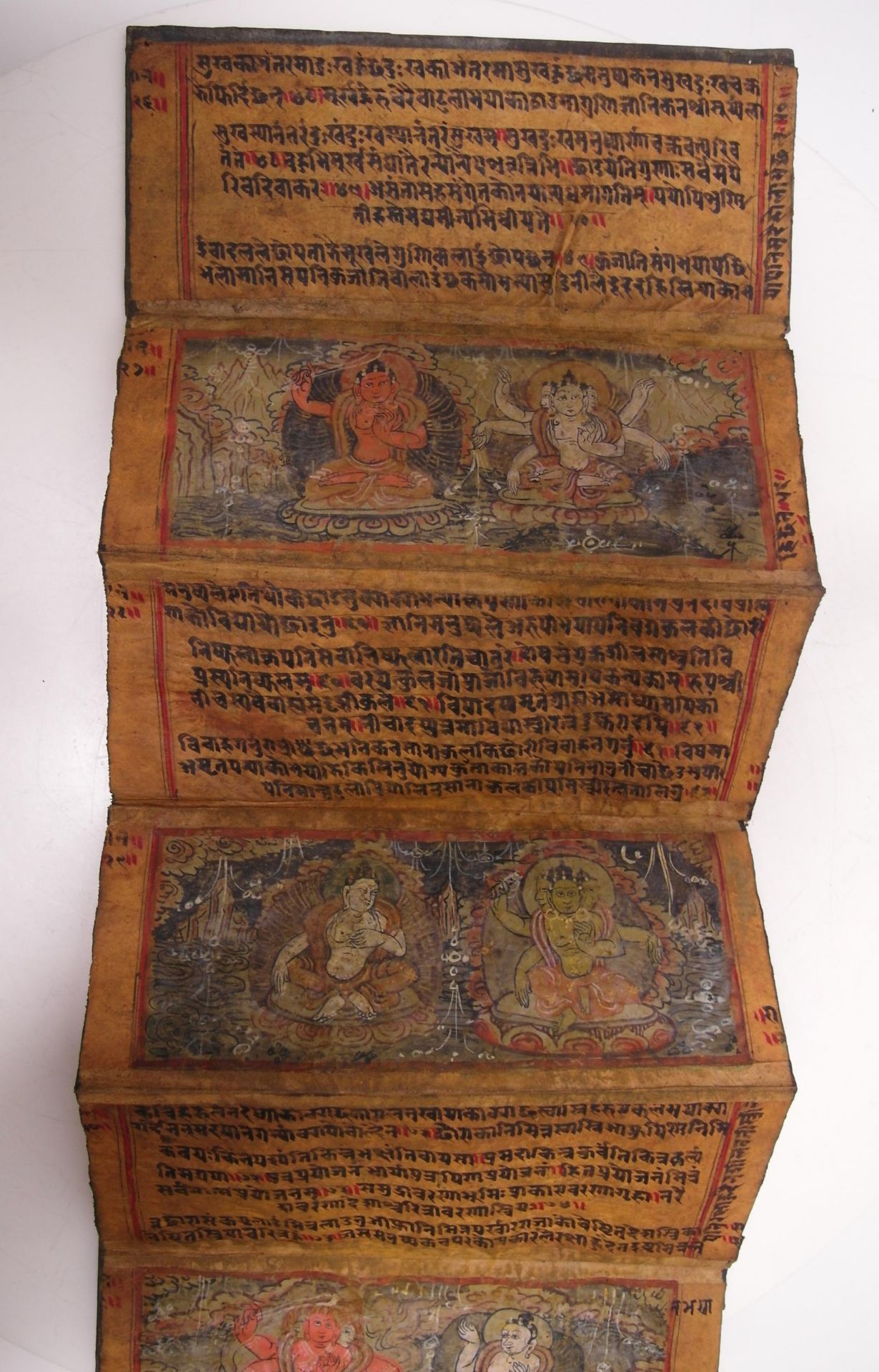 THANGKA OF THE FIGHTING BUDDHA KING RUDRACAKRIN. Origin: Ladakh/Tibet. Date: 18th/19th c. Technique: - Bild 4 aus 4