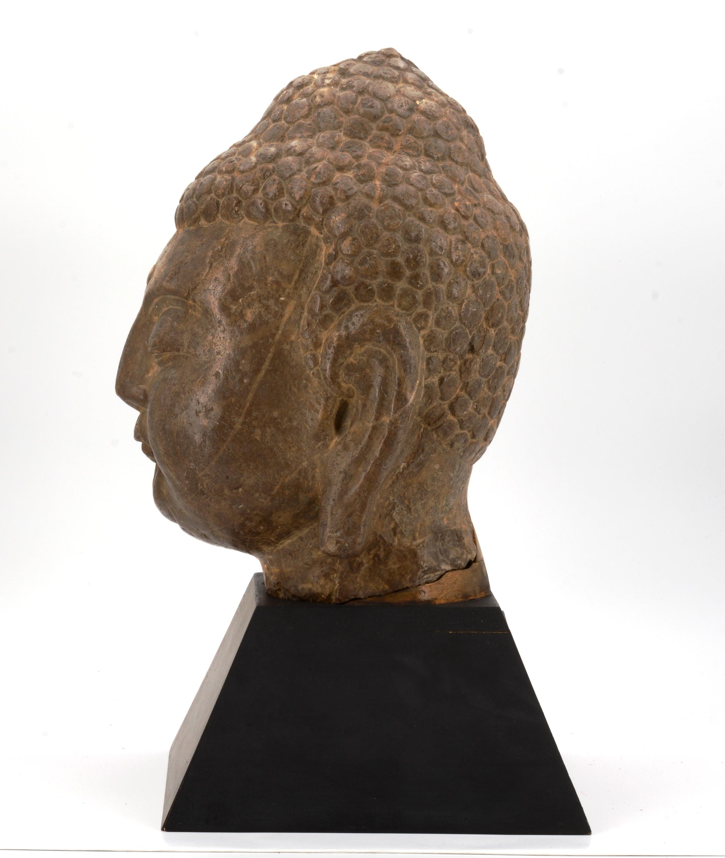 IMPORTANT LARGE HEAD OF A BUDDHA. Origin: China. Dynasty: Northern Qi/early Sui dynasty. Date: 6th - Image 2 of 6