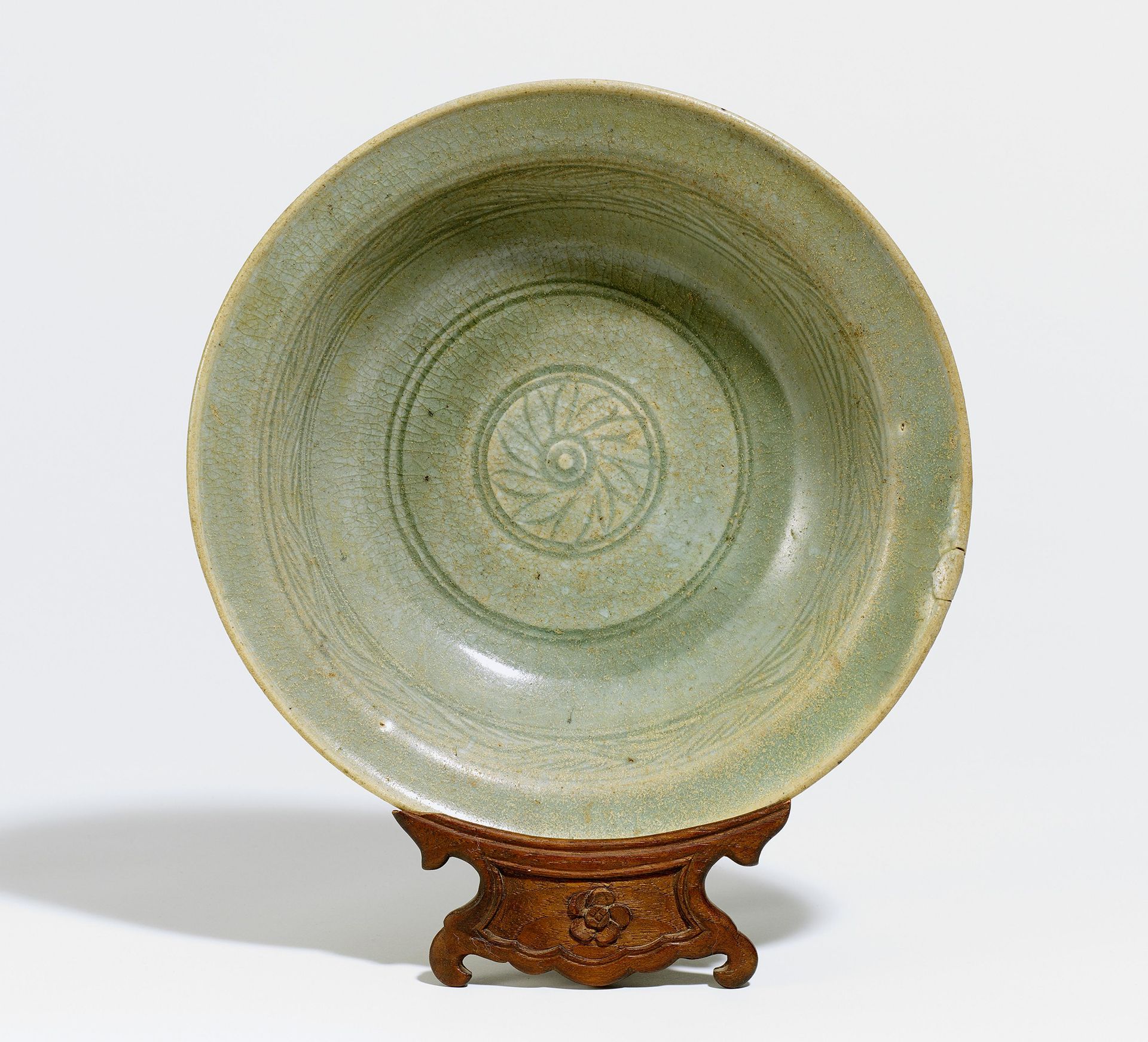 LARGE CELADON BOWL. Origin: Thailand. Dynasty: Sawankhalok. Date: 16th c. Technique: Light stoneware