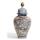 VERY LARGE IMARI LIDDED VASE. Origin: Japan. Dynasty: Edo period (1603-1868). Date: Early 18th c.