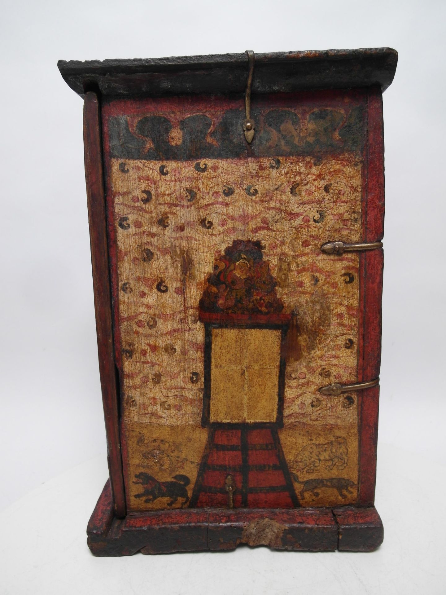 VERY RARE TANTRIC STORAGE CONTAINER - TORMA KANG. Origin: Tibet. Date: 17th/18th c. Technique: - Bild 6 aus 12