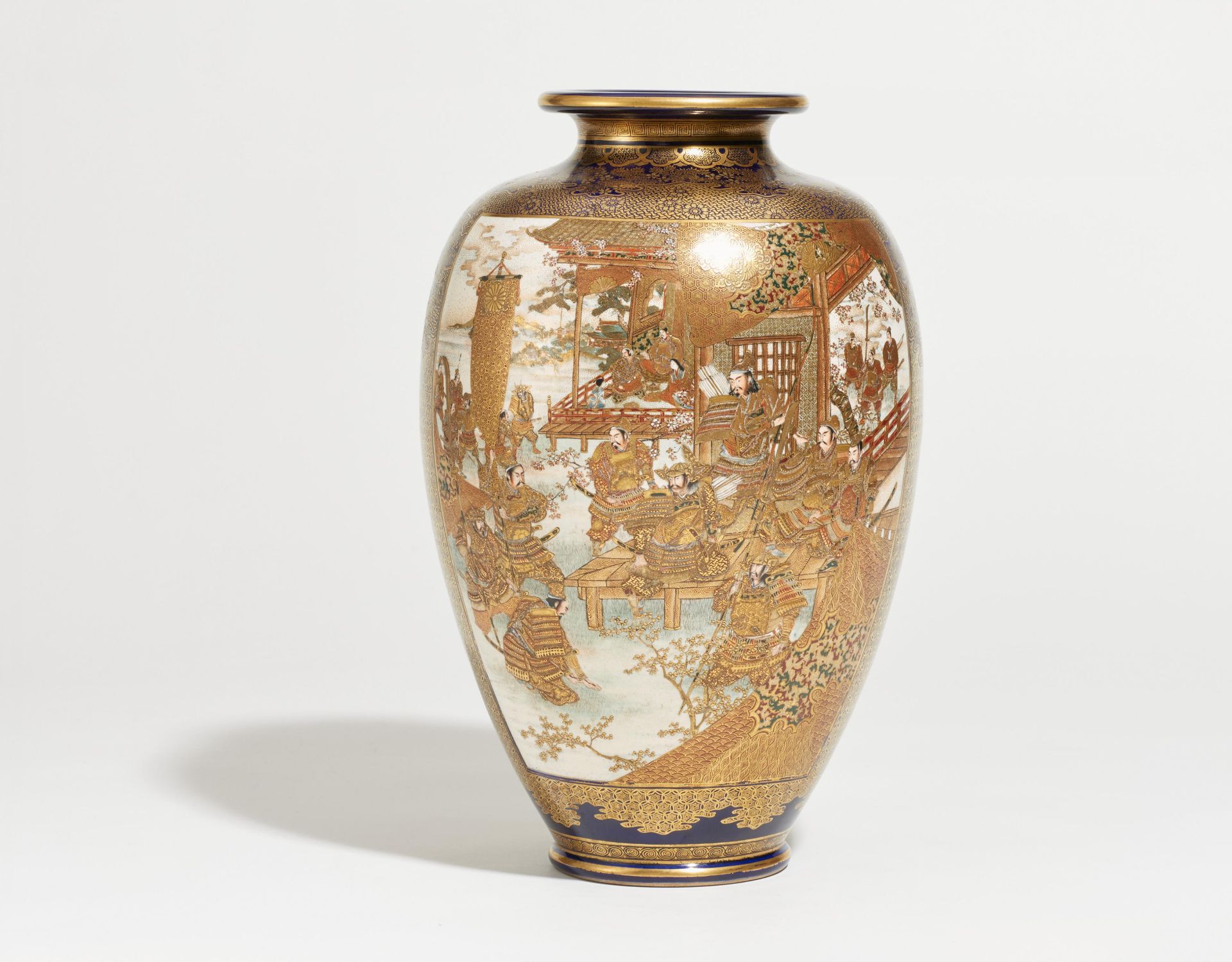 LARGE SATSUMA VASE WITH SAMURAI AND LADIES. Origin: Japan. Kyôto. Dynasty: Meiji period (1868-1912). - Bild 3 aus 5