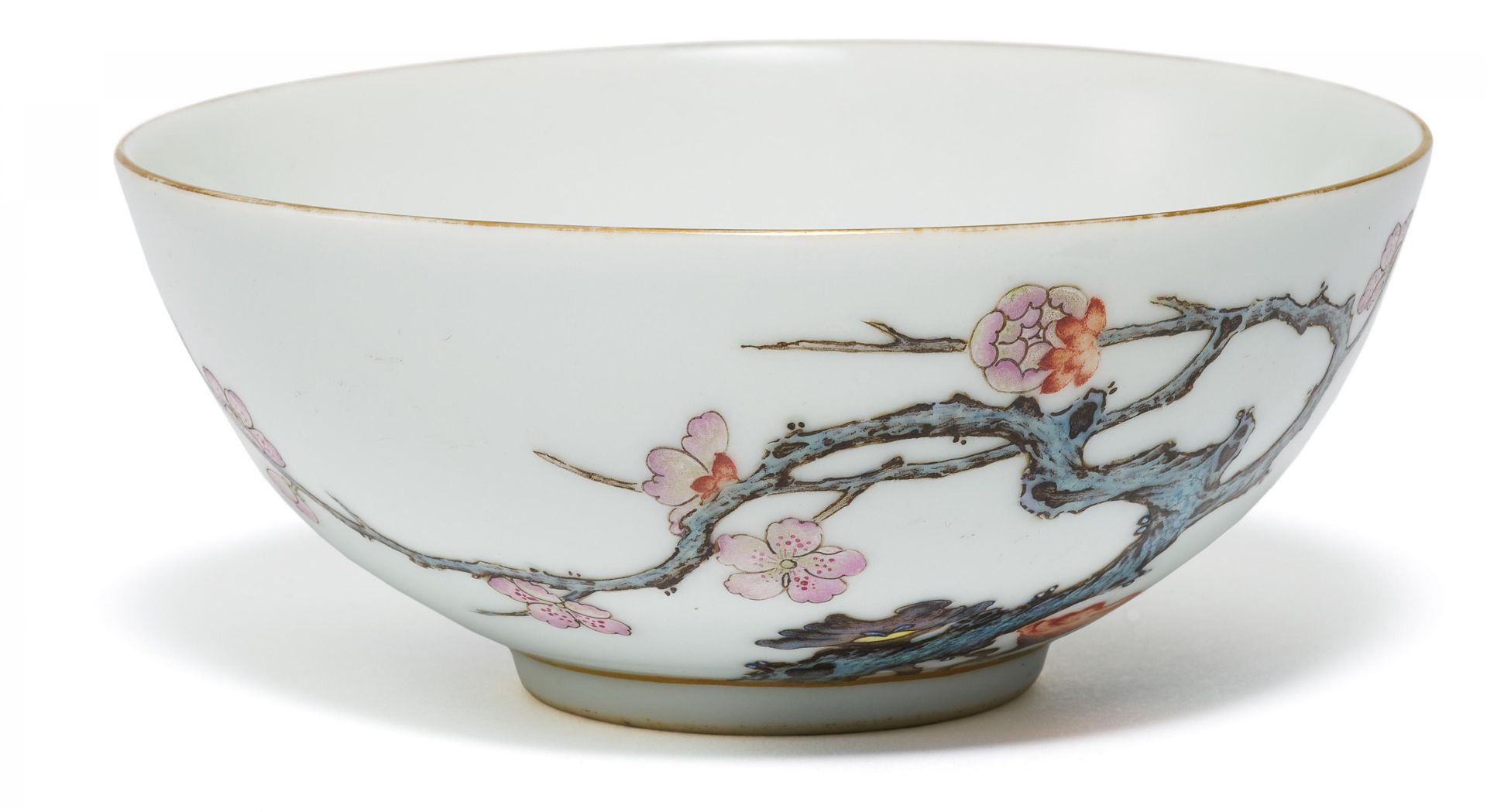 SMALL BOWL WITH FLOWERING PLUM TREES. Origin: China. Technique: Porcelain finely painted in - Bild 7 aus 7