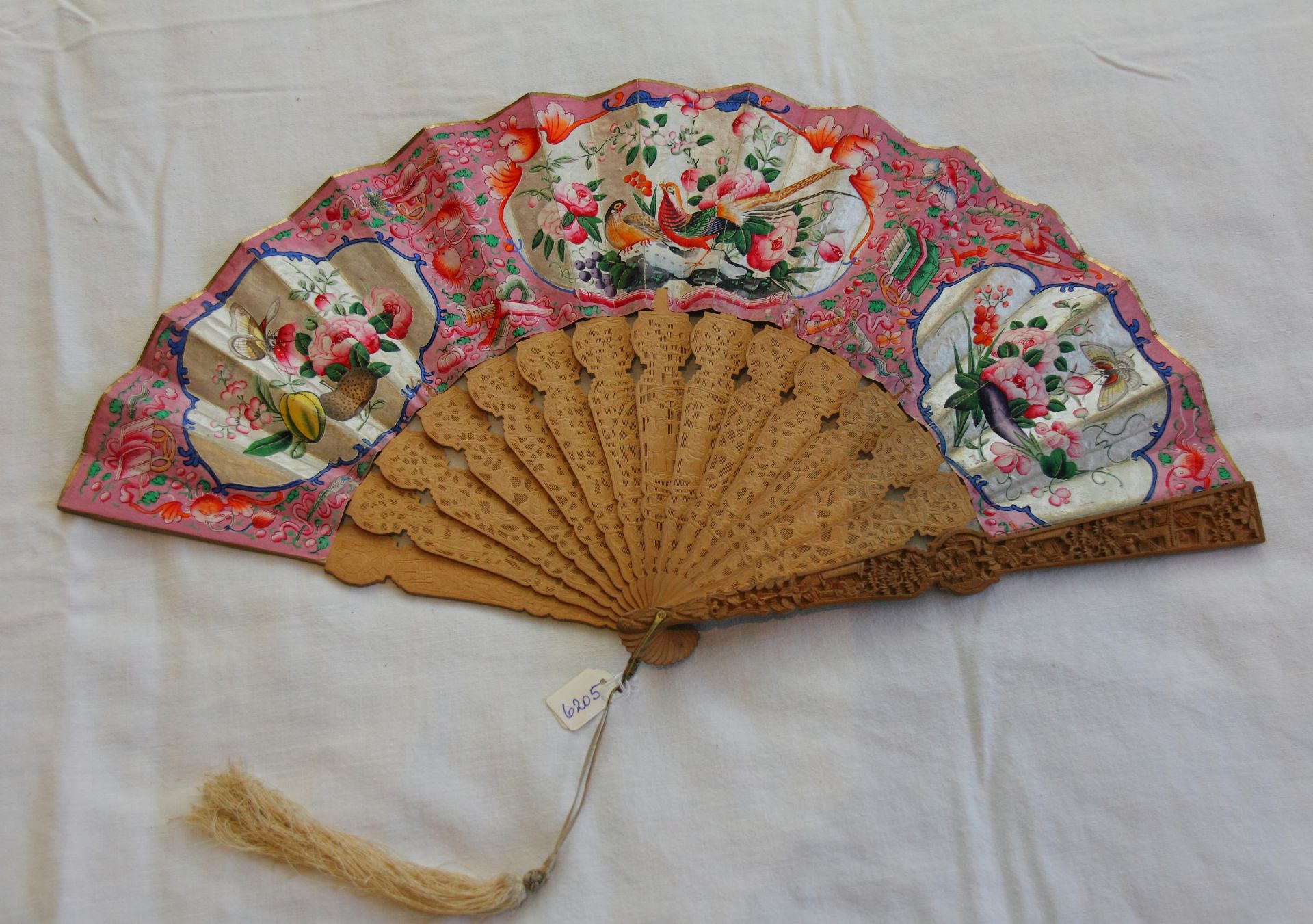 TWO FANS WITH GENRE SCENES, LANDSCAPES AND ANIMALS. Origin: China. Dynasty: Qing dynasty. Date: - Bild 6 aus 12