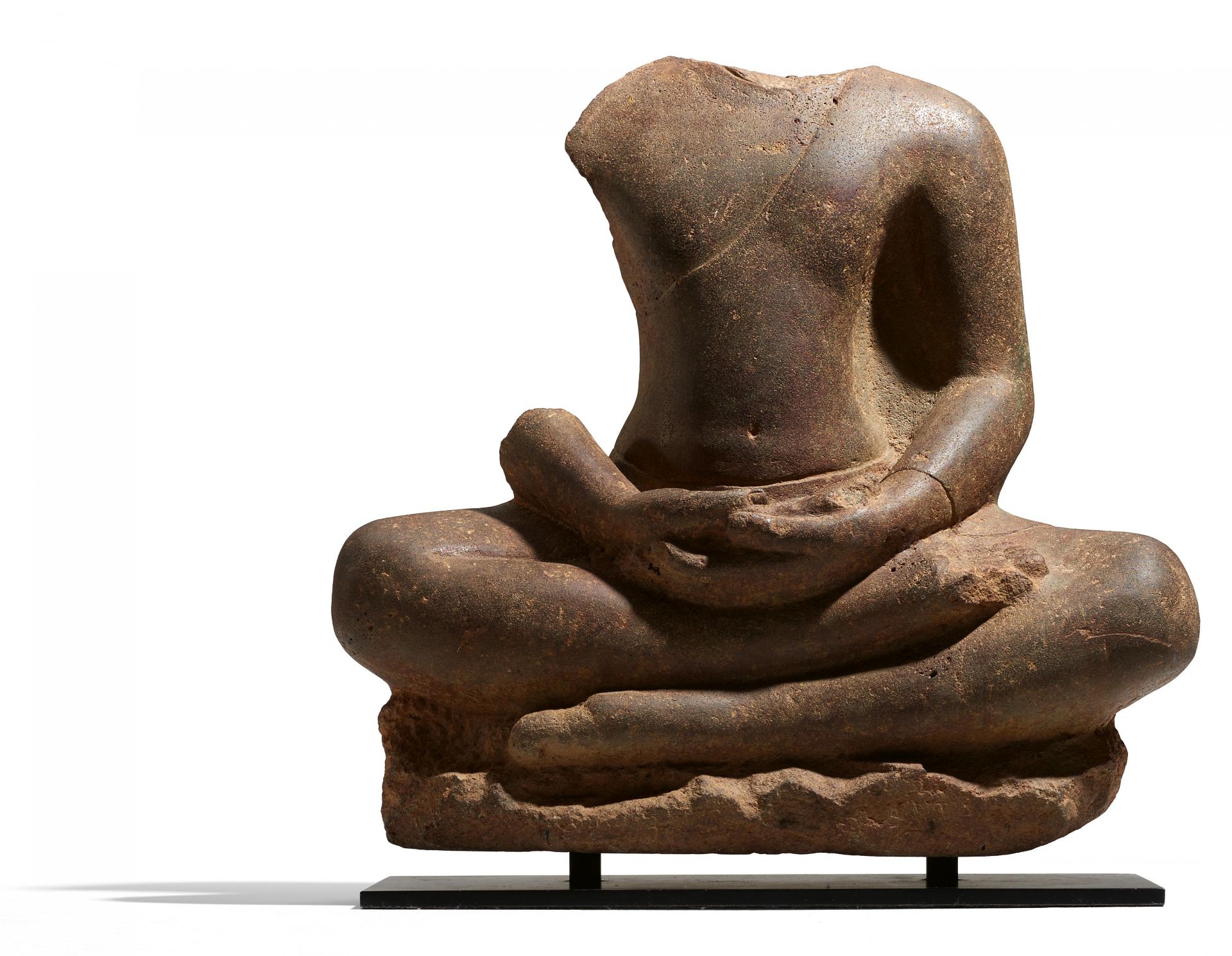 IMPORTANT BUDDHA IN MEDITATION. Origin: Khmer. Dynasty: Pre-Angkor period (100-900). Date: Late