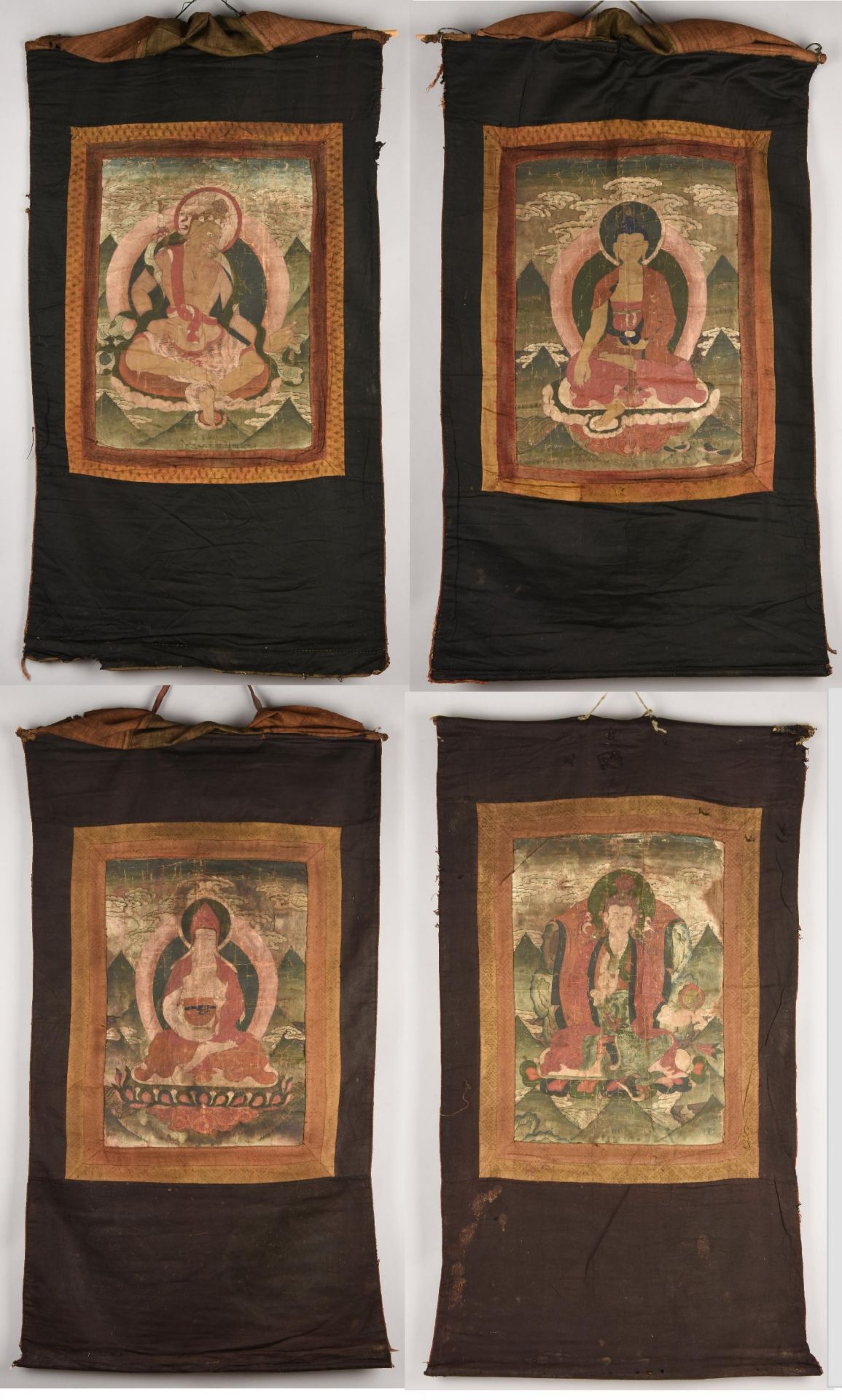 RARE SET OF FOUR THANGKA WITH EMANATIONS OF PADMASAMBHAVA (GURU RINPOCHE). Origin: Tibet. Date: 18th - Bild 10 aus 26