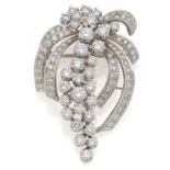 DIAMOND-BROOCH. Date: 1980s. Material: Platinum, rhodanised, tested. Total Weight: ca. 15,5 g.