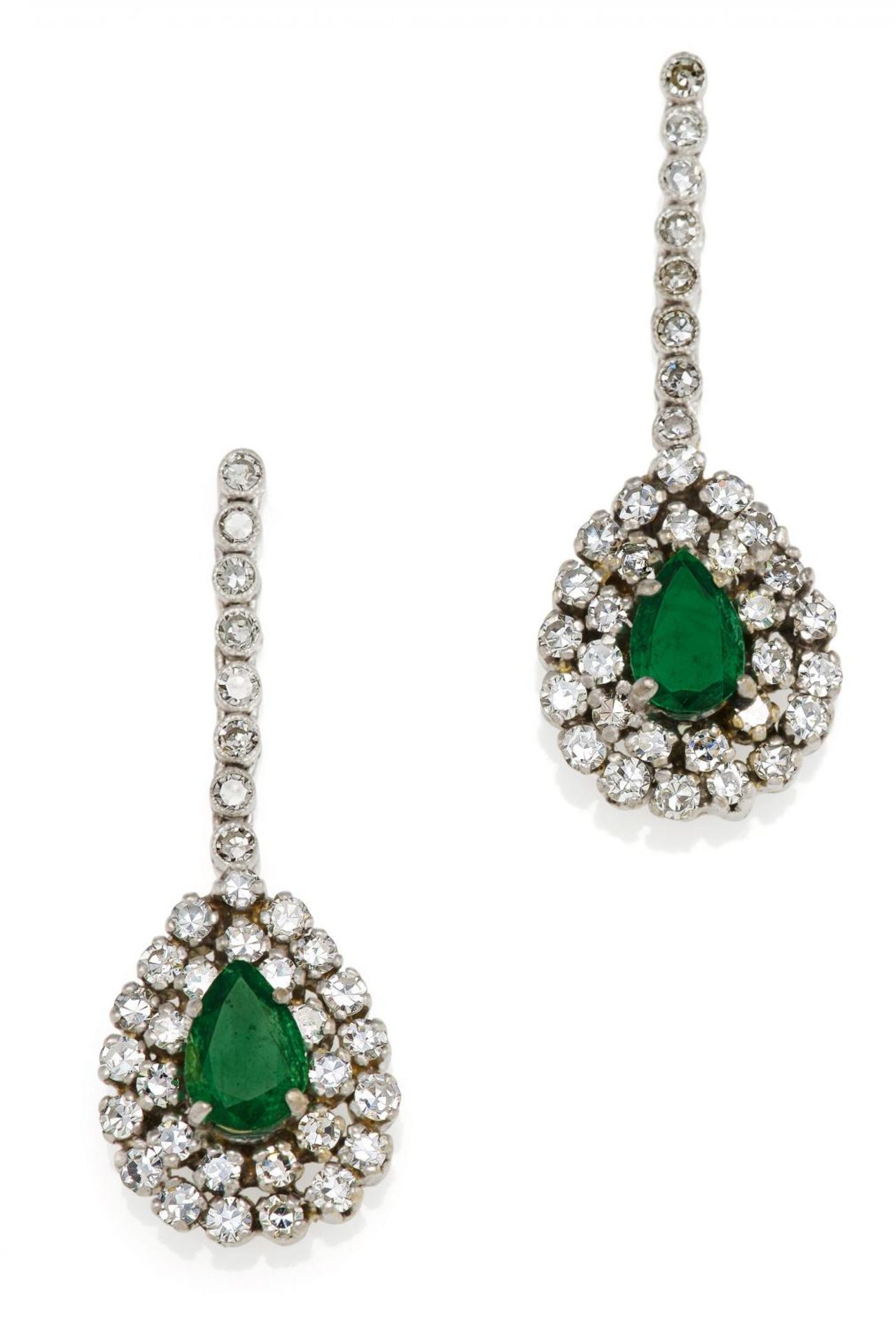 EMERALD-DIAMOND-DROP EARRINGS. Origin: Germany. Date: 1960s. Material: 585/- white gold, with