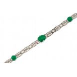 EMERALD-DIAMOND-BRACELET. Date: 1920s. Material: Platinum, tested. Total Weight: ca. 16,5 g.