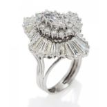 DIAMOND-RING. Origin: Germany. Date: 1970s. Material: Platinum, tested. Total Weight: 14,0 g. EU-RM: