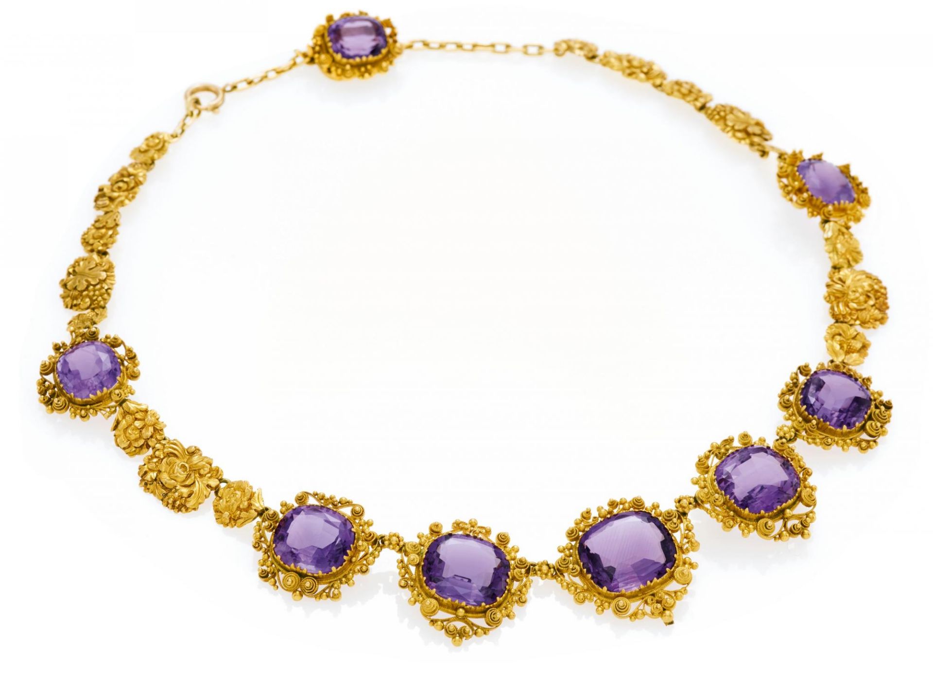 AMETHYST-NECKLACE. Origin: France. Material: 585/- yellow gold. Total Weight: ca. 60,0 g.