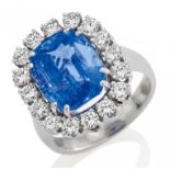 SAPPHIRE-DIAMOND-RING. Origin: Germany. Date: 1980s. Material: 750/- white gold, with mark. Total