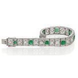 EMERALD-DIAMOND-BRACELET. Date: Art Deco style. Material: 750/- white gold, tested. Total Weight: