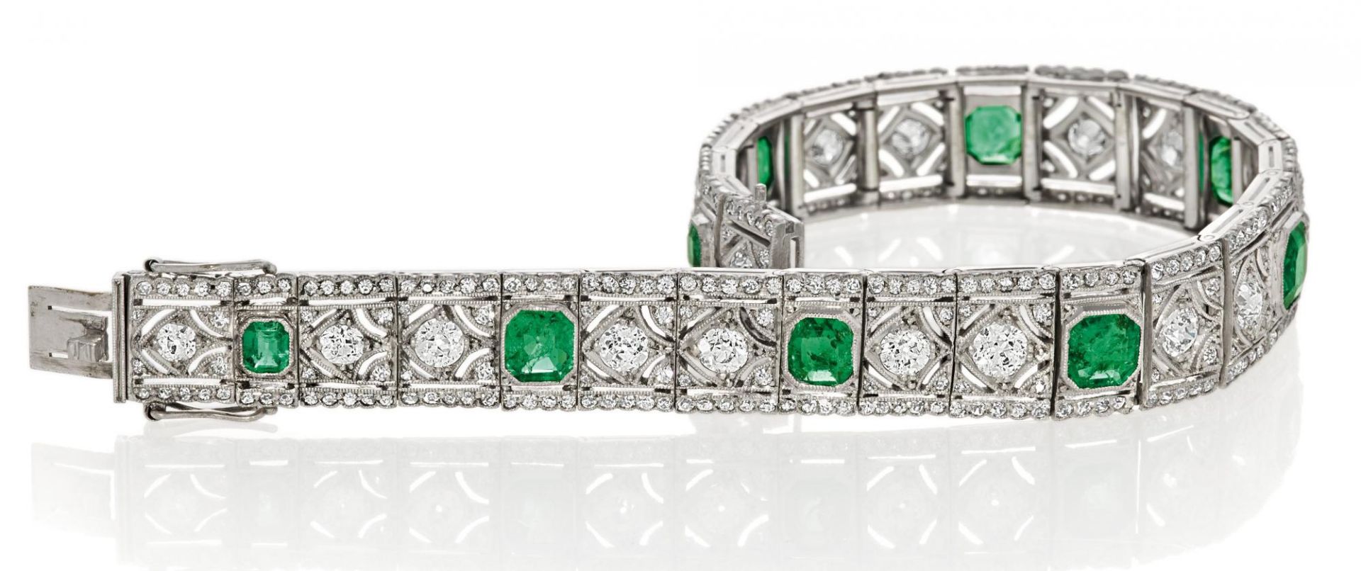 EMERALD-DIAMOND-BRACELET. Date: Art Deco style. Material: 750/- white gold, tested. Total Weight: