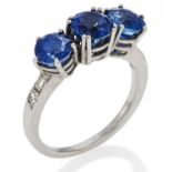 SAPPHIRE-DIAMOND-RING. Material: 750/- white gold, with mark. Total Weight: ca. 3,5 g. EU-RM: 49.