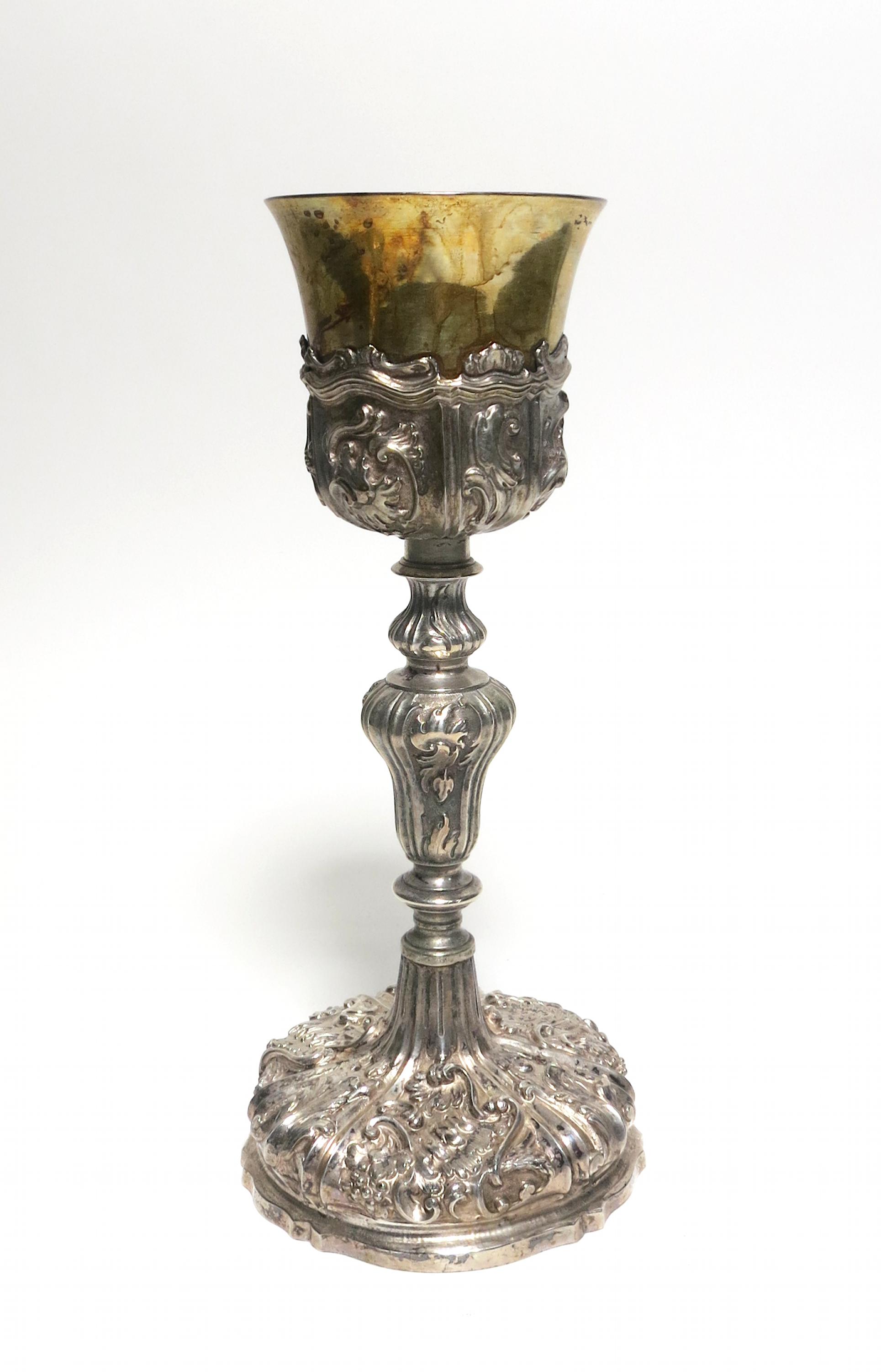 SILVER CHALICE WITH GILT BOWL AND ROCAILLE DECOR. Presumably Italy. Date: 18th century. Technique: - Image 3 of 8