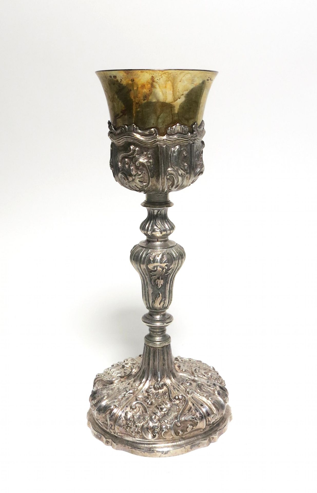 SILVER CHALICE WITH GILT BOWL AND ROCAILLE DECOR. Presumably Italy. Date: 18th century. Technique: - Bild 3 aus 8