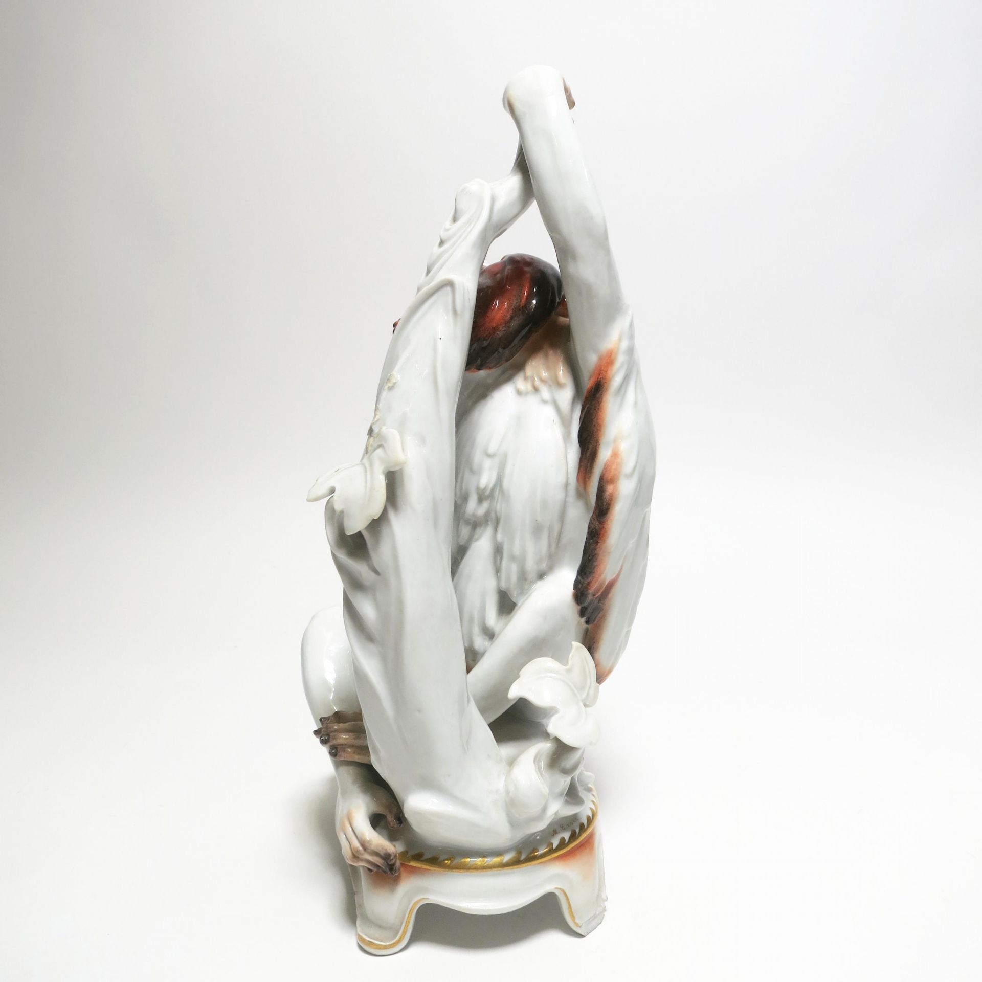 PORCELAIN FIGURINES OF THE BABOON, WOLF AND ROEBUCK FROM THE CENTREPIECE "REINECKE FUCHS". - Bild 15 aus 20