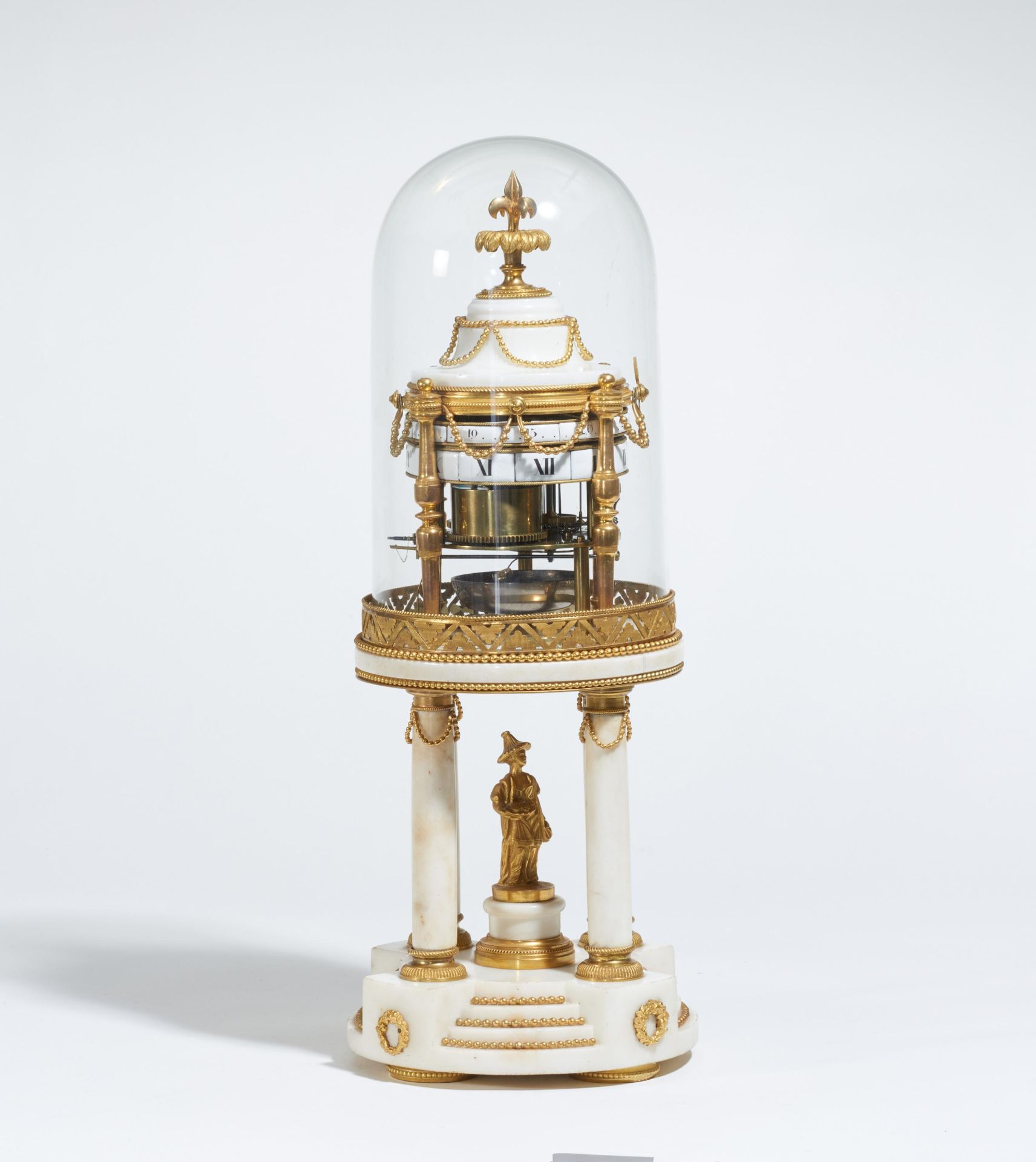 LOUIS XVI PENDULUM CLOCK, SO CALLED "CIRCLE TOURNANT", MADE OF WHITE MARBLE, ENAMEL AND GILT - Bild 5 aus 6